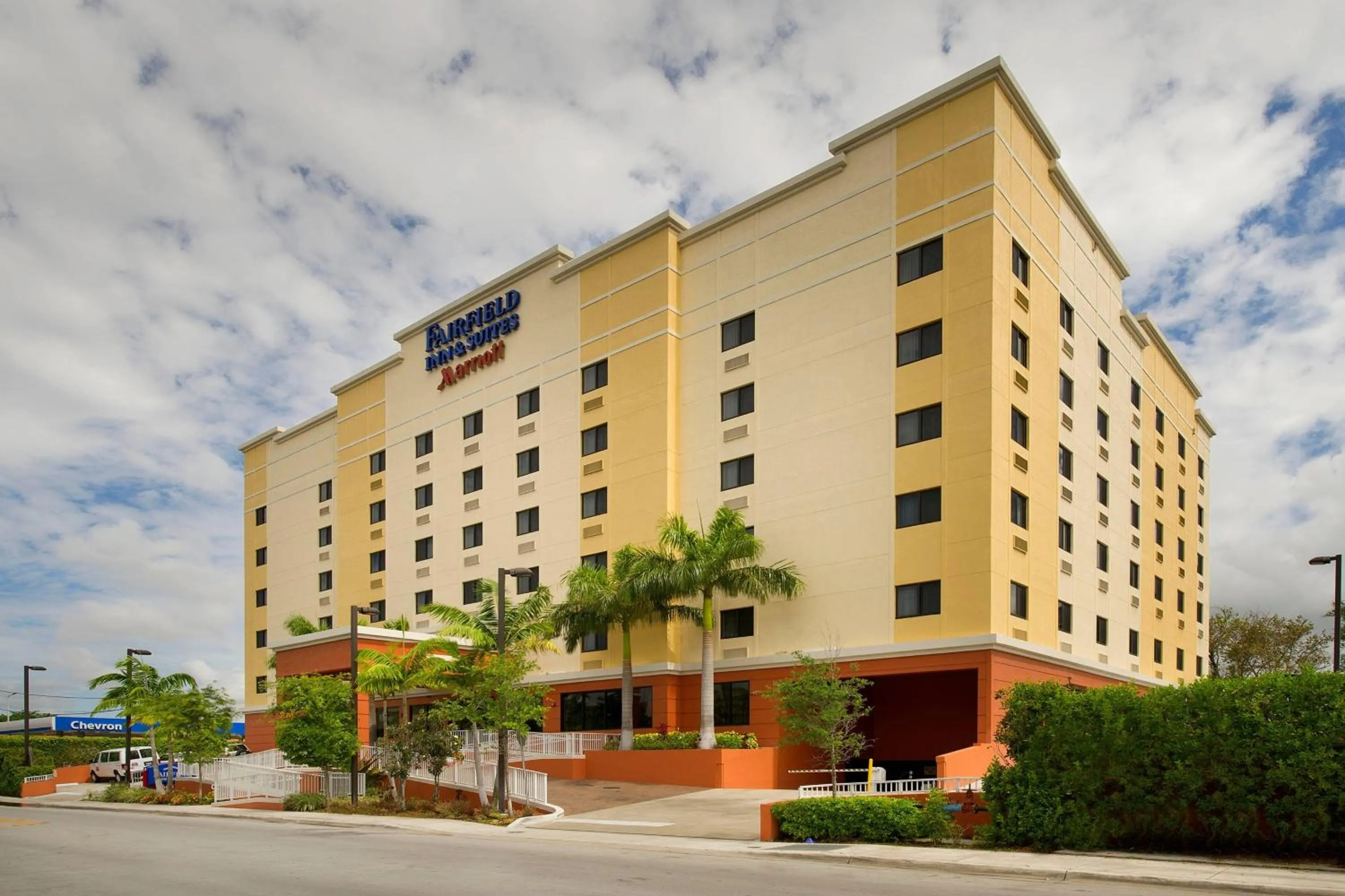 Property building in Fairfield Inn & Suites by Marriott Miami Airport South