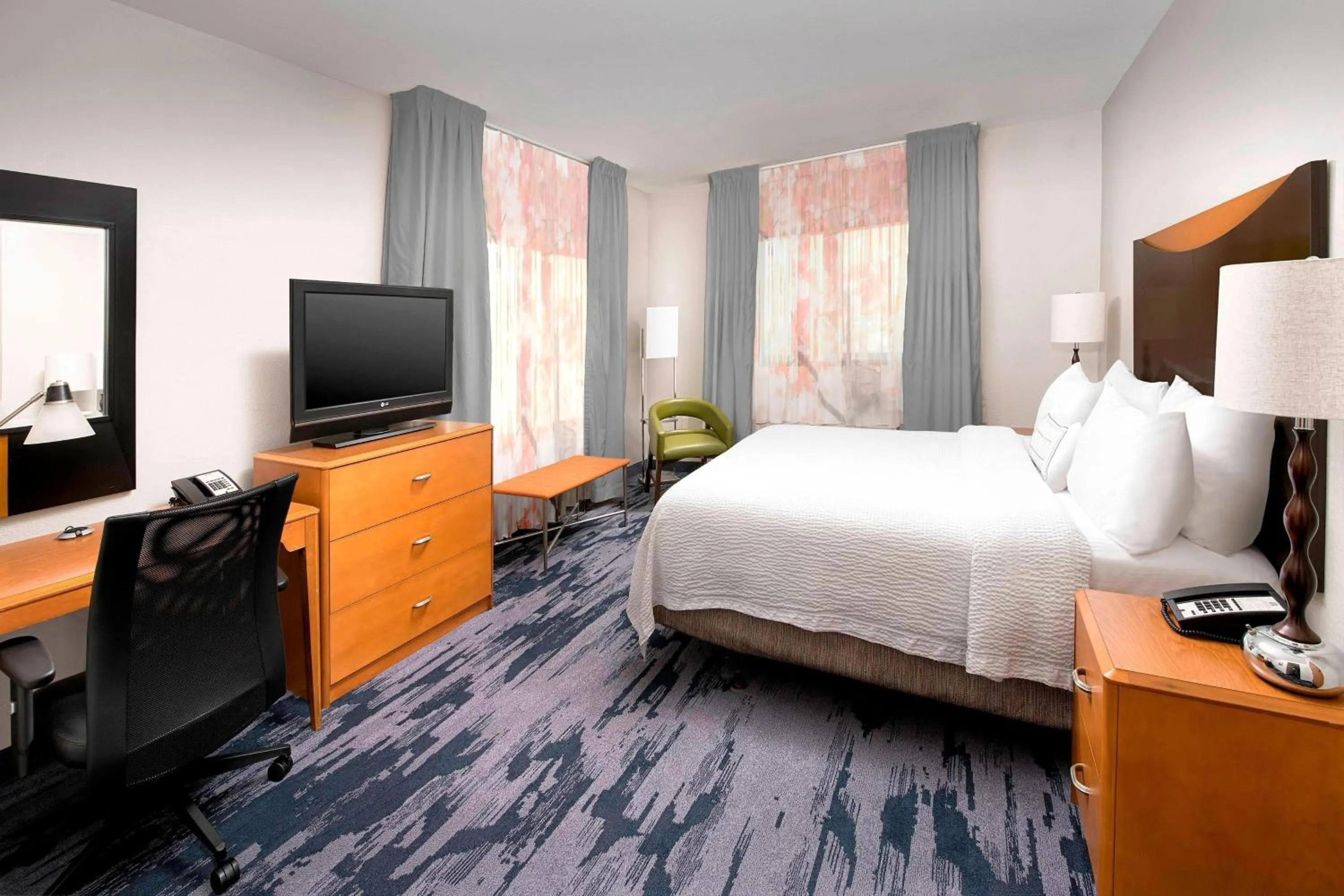 Photo of the whole room, Bed in Fairfield Inn & Suites by Marriott Miami Airport South