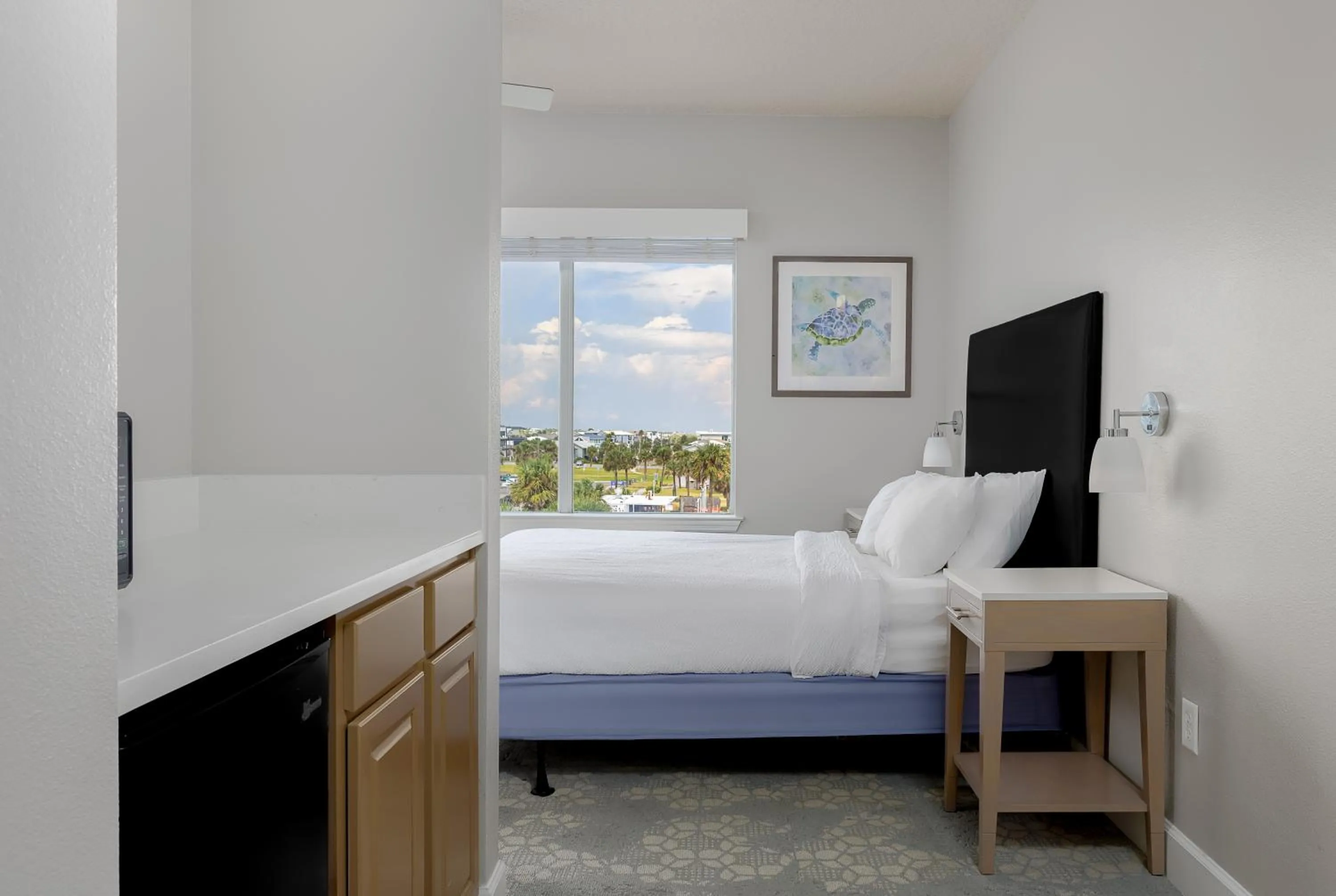 Bed in Seaside Amelia Inn - Amelia Island