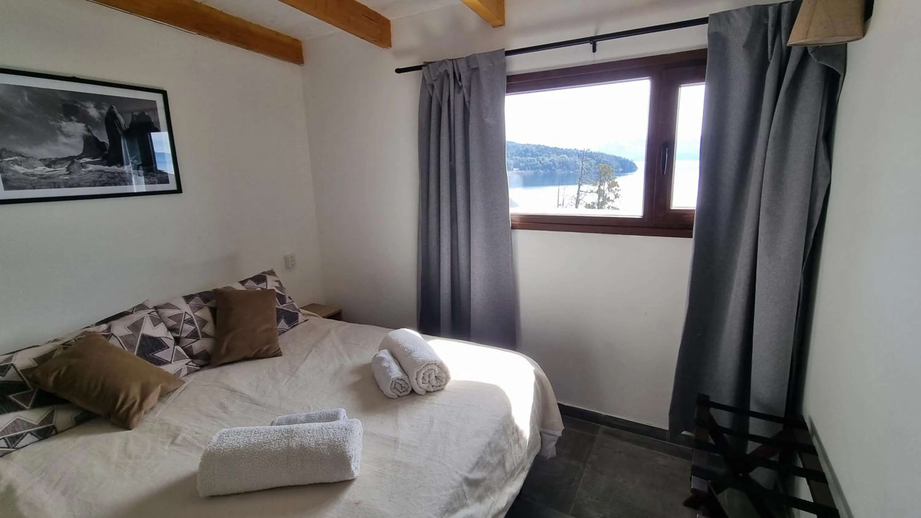 Lake view, Bed in Hosteria Santa Rita