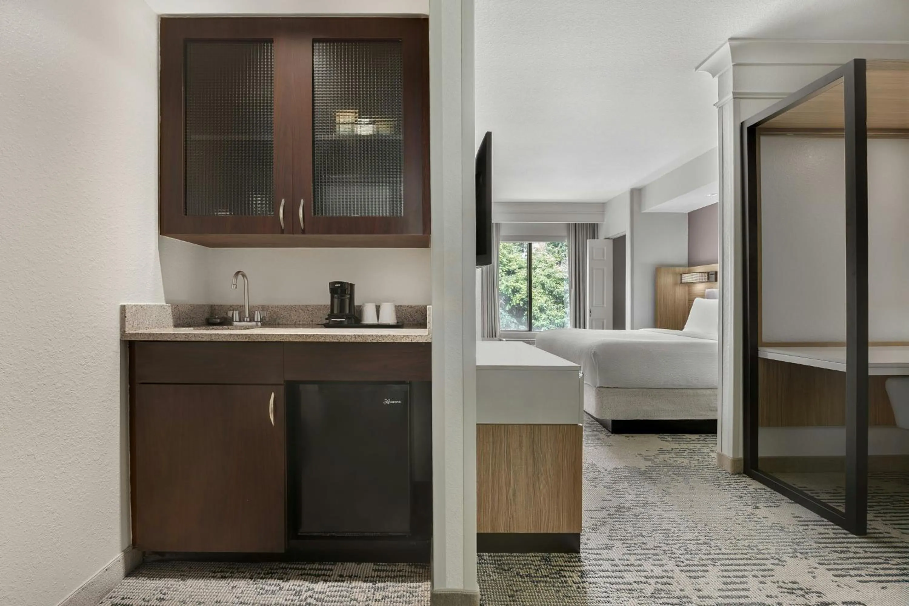 Kitchen or kitchenette, Bed in SpringHill Suites by Marriott Jacksonville North I-95 Area