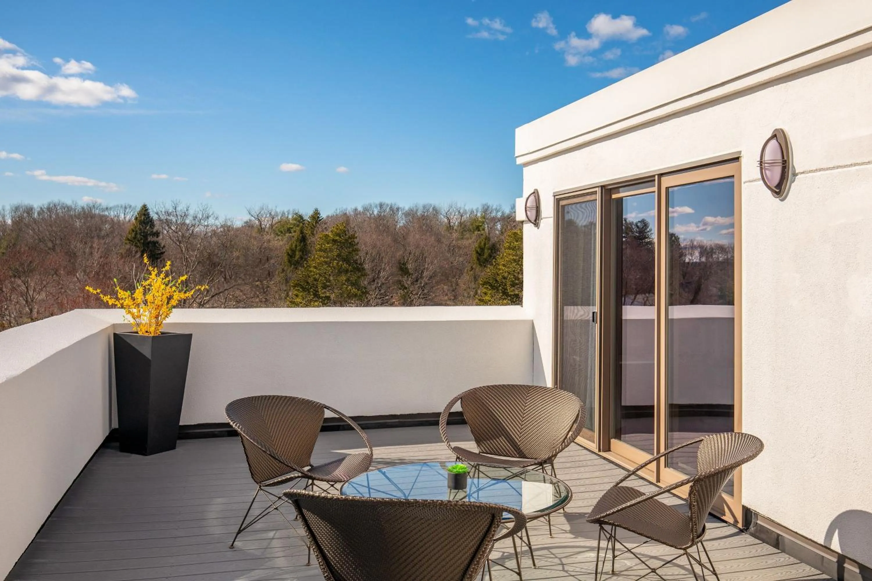 Photo of the whole room in Courtyard Boston Marlborough
