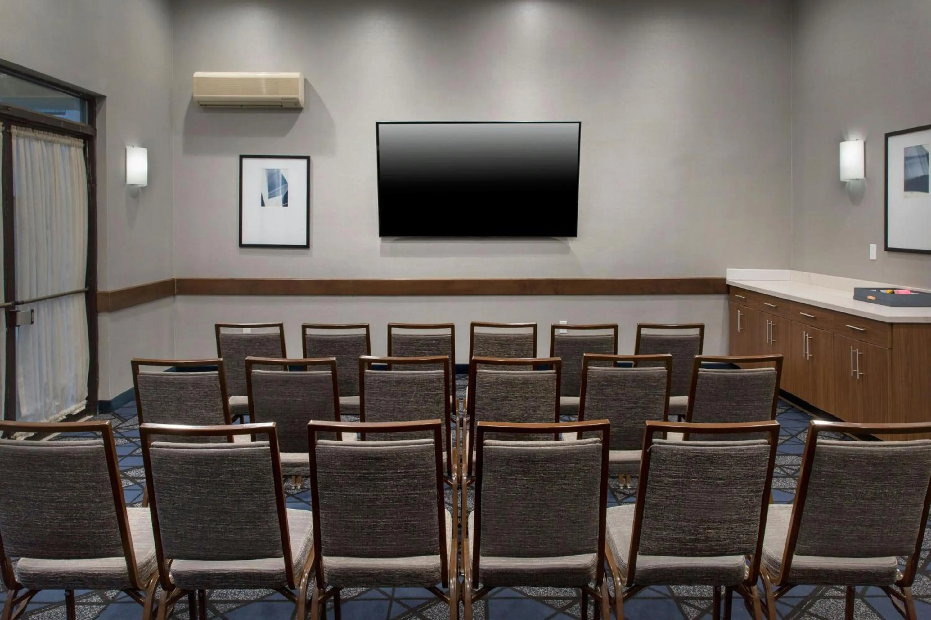 Meeting/conference room in Courtyard by Marriott New Haven Orange