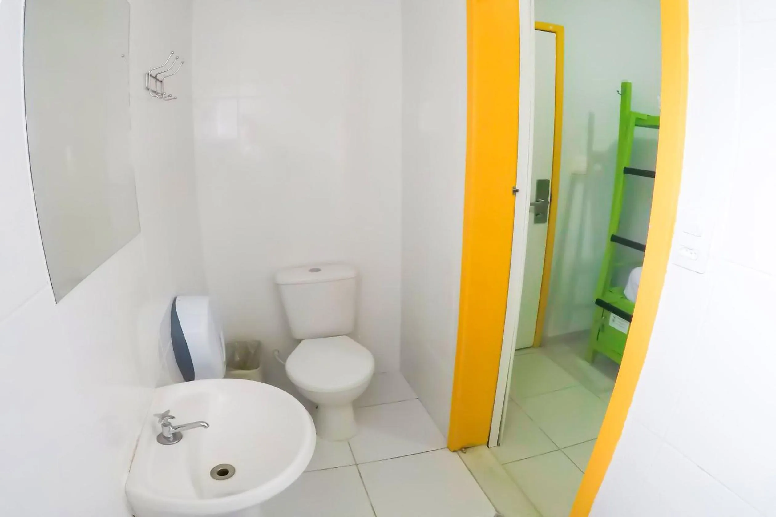 Bathroom in Che Lagarto Hostel Ipanema