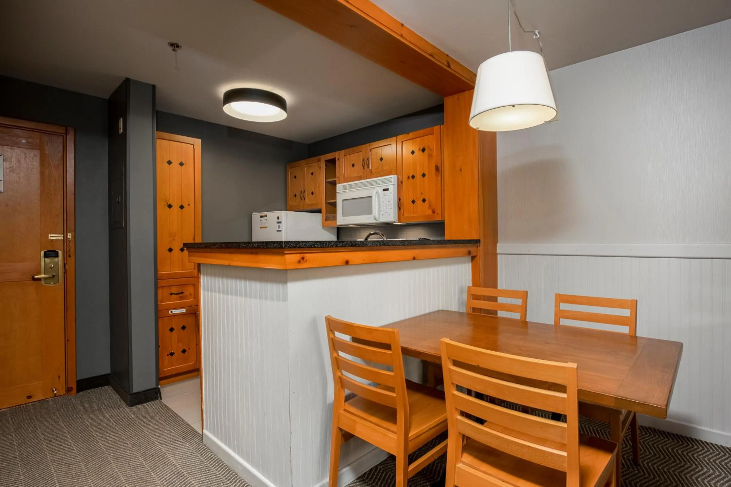 Kitchen or kitchenette in Lodge de la Montagne