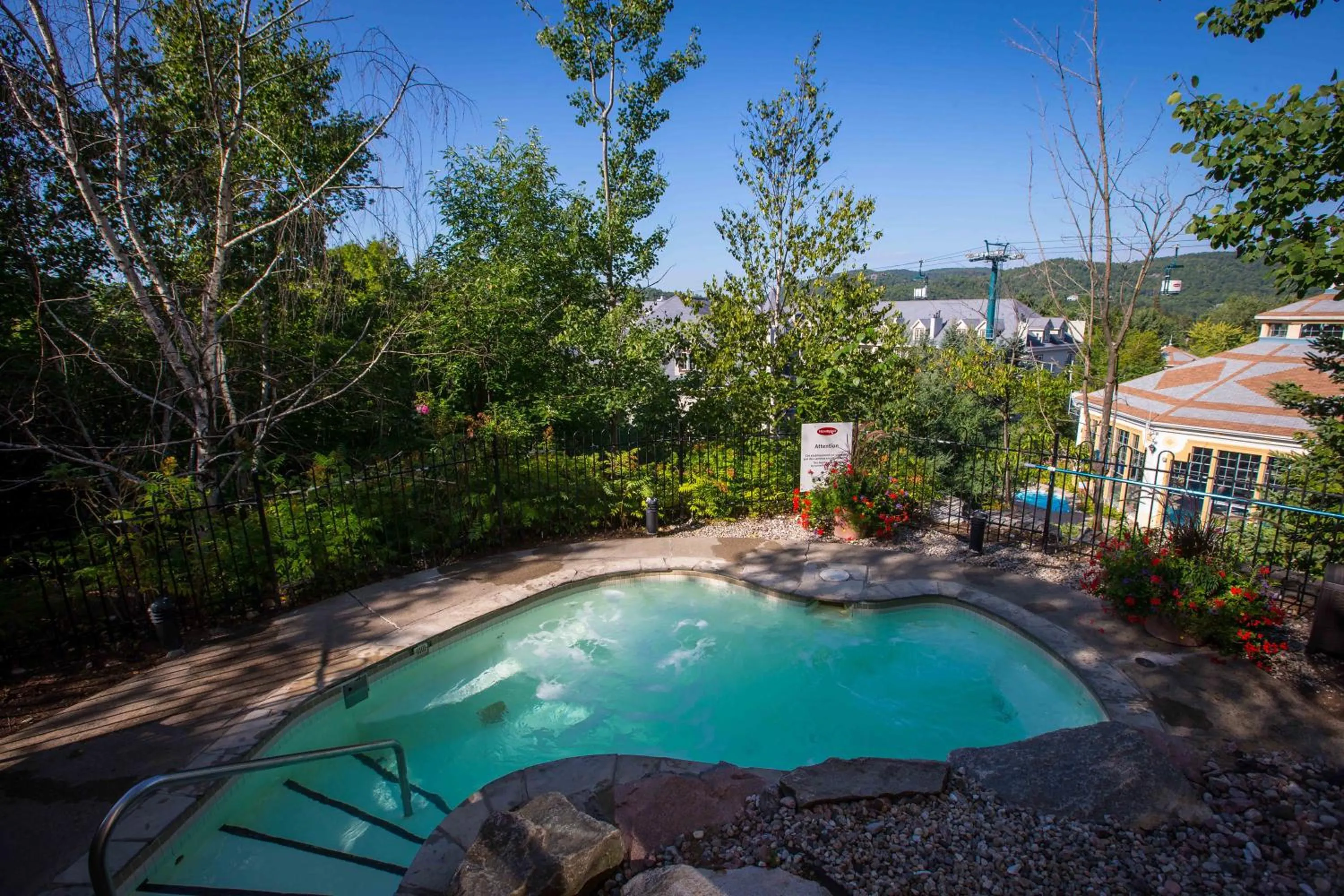 Swimming pool in Lodge de la Montagne