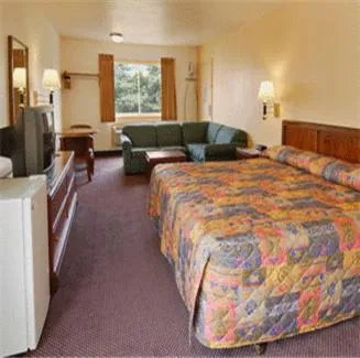 Bedroom, Bed in Belmont Inn and Suites