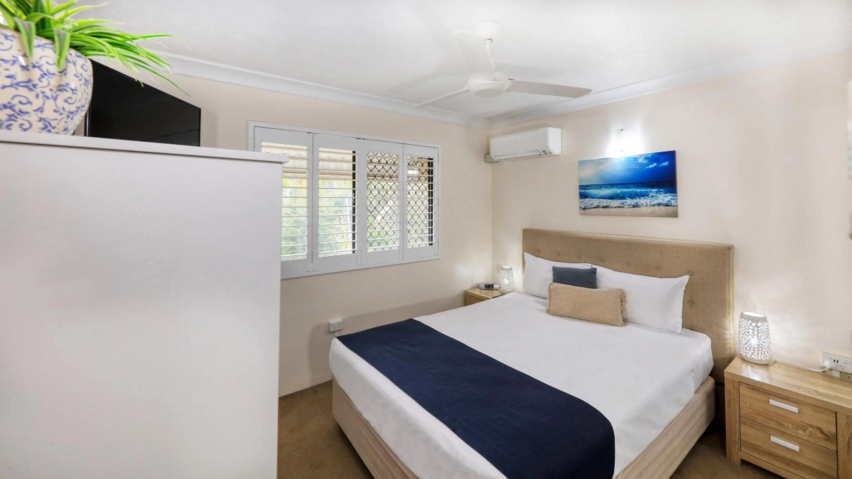 air conditioner, Bed in L'Amor Holiday Apartments
