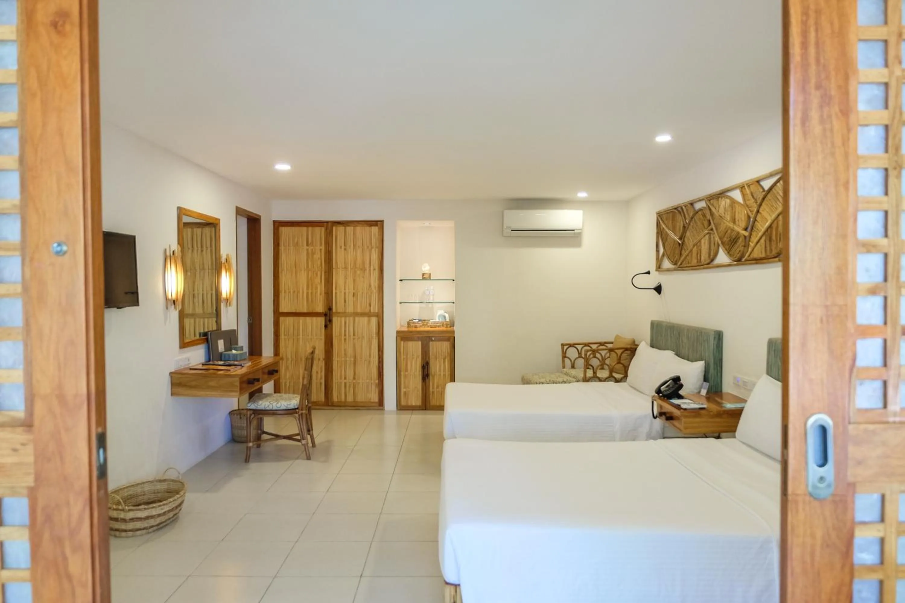 Bedroom, Bed in Bluewater Maribago Beach Resort