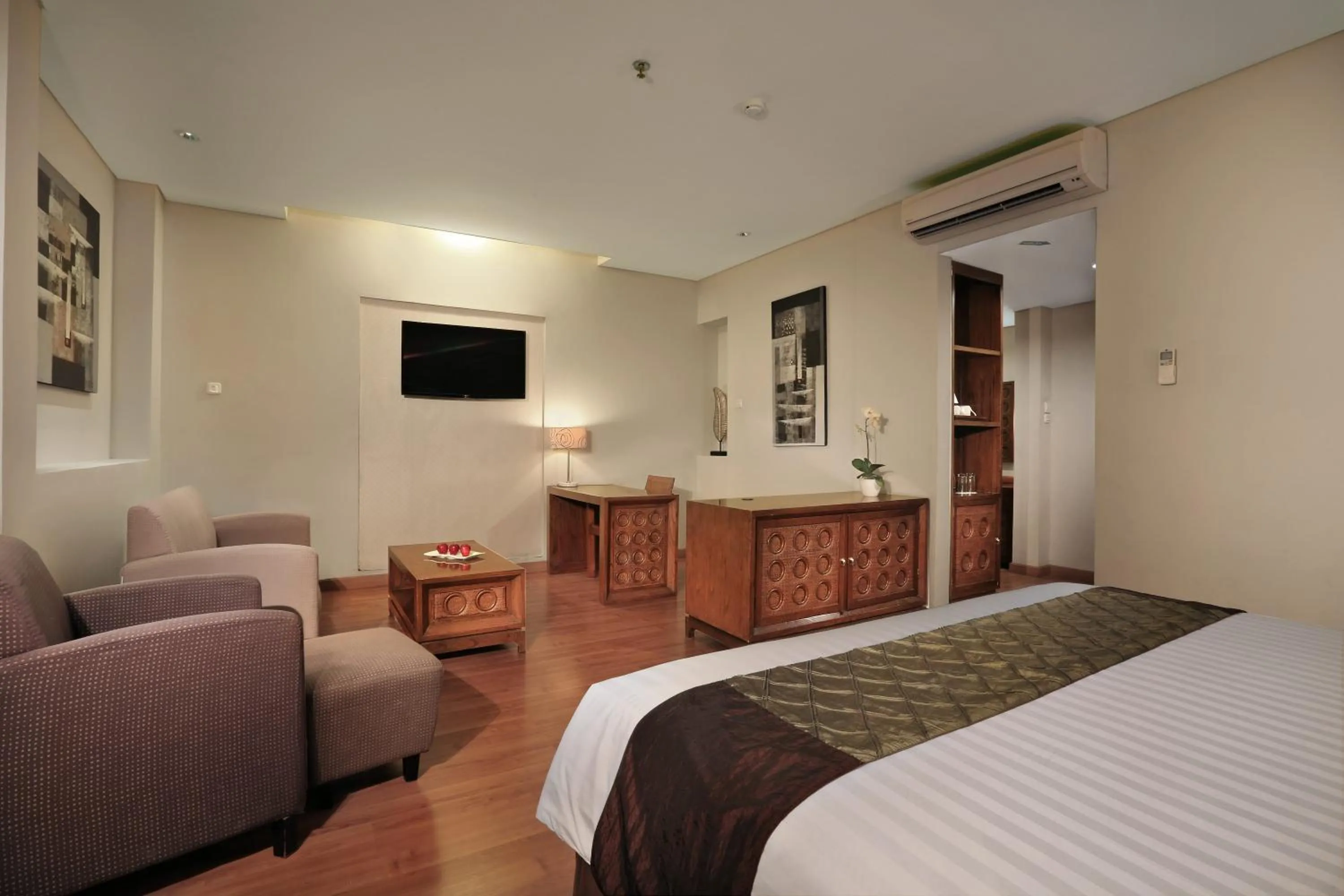 Bedroom, Bed in Aston Tanjung City Hotel