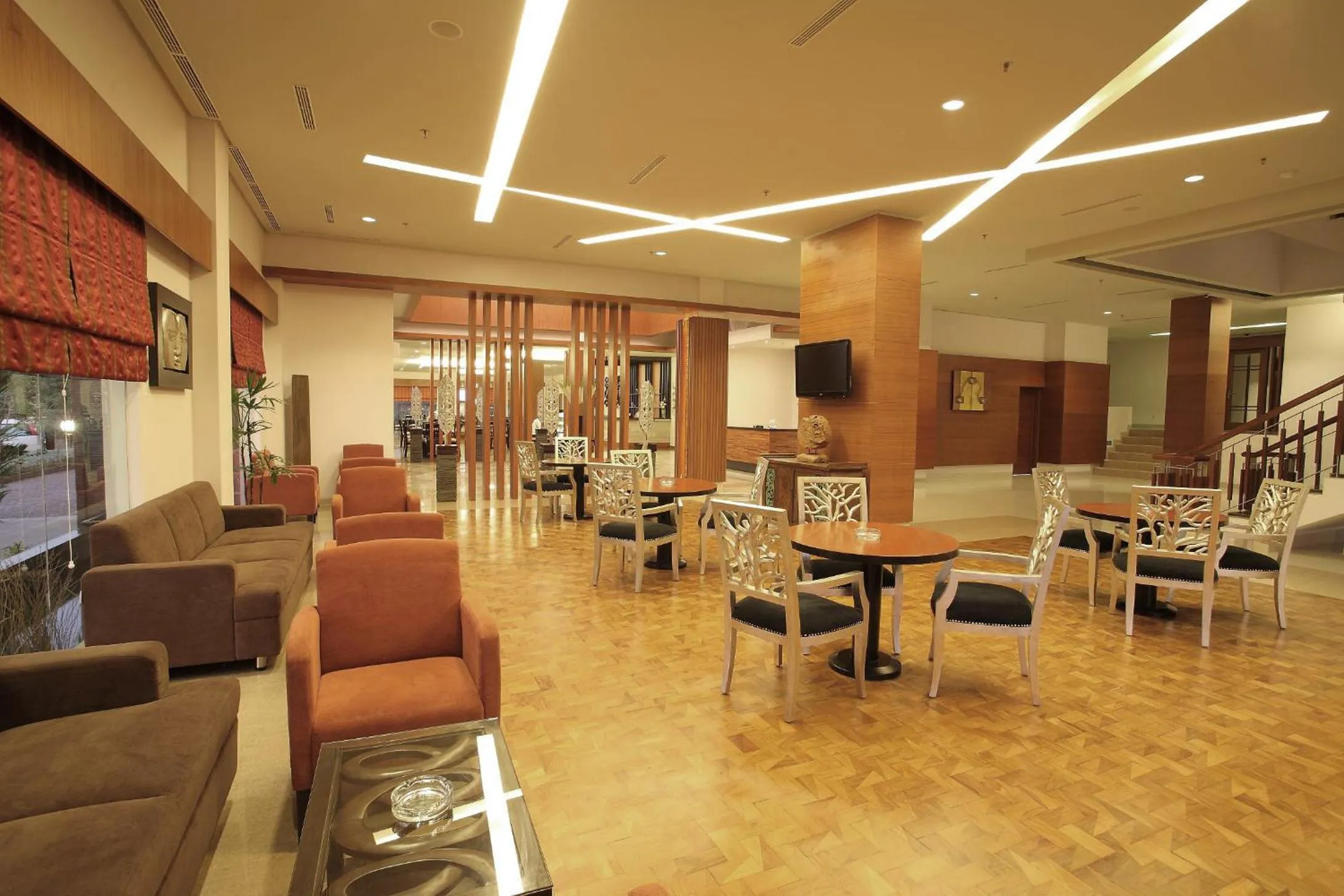 Seating area in Aston Tanjung City Hotel