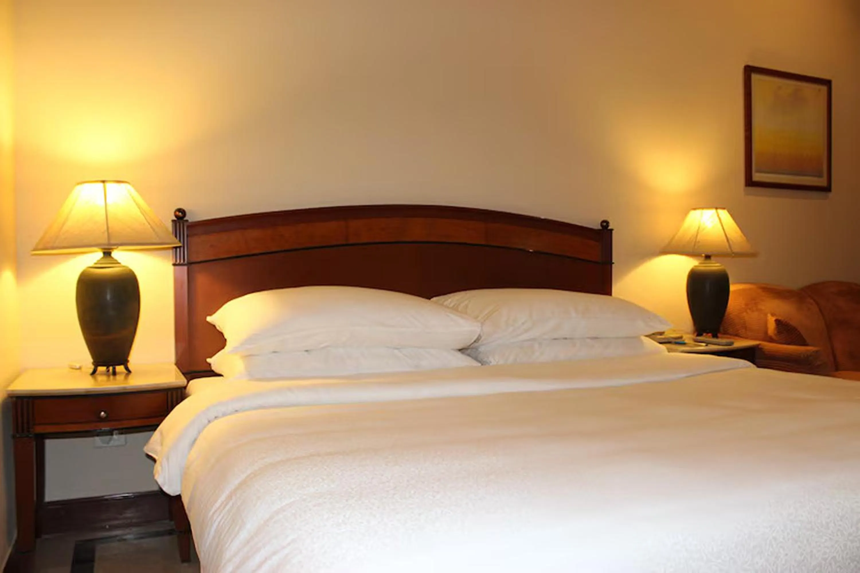 Bedroom, Bed in The Hans, New Delhi