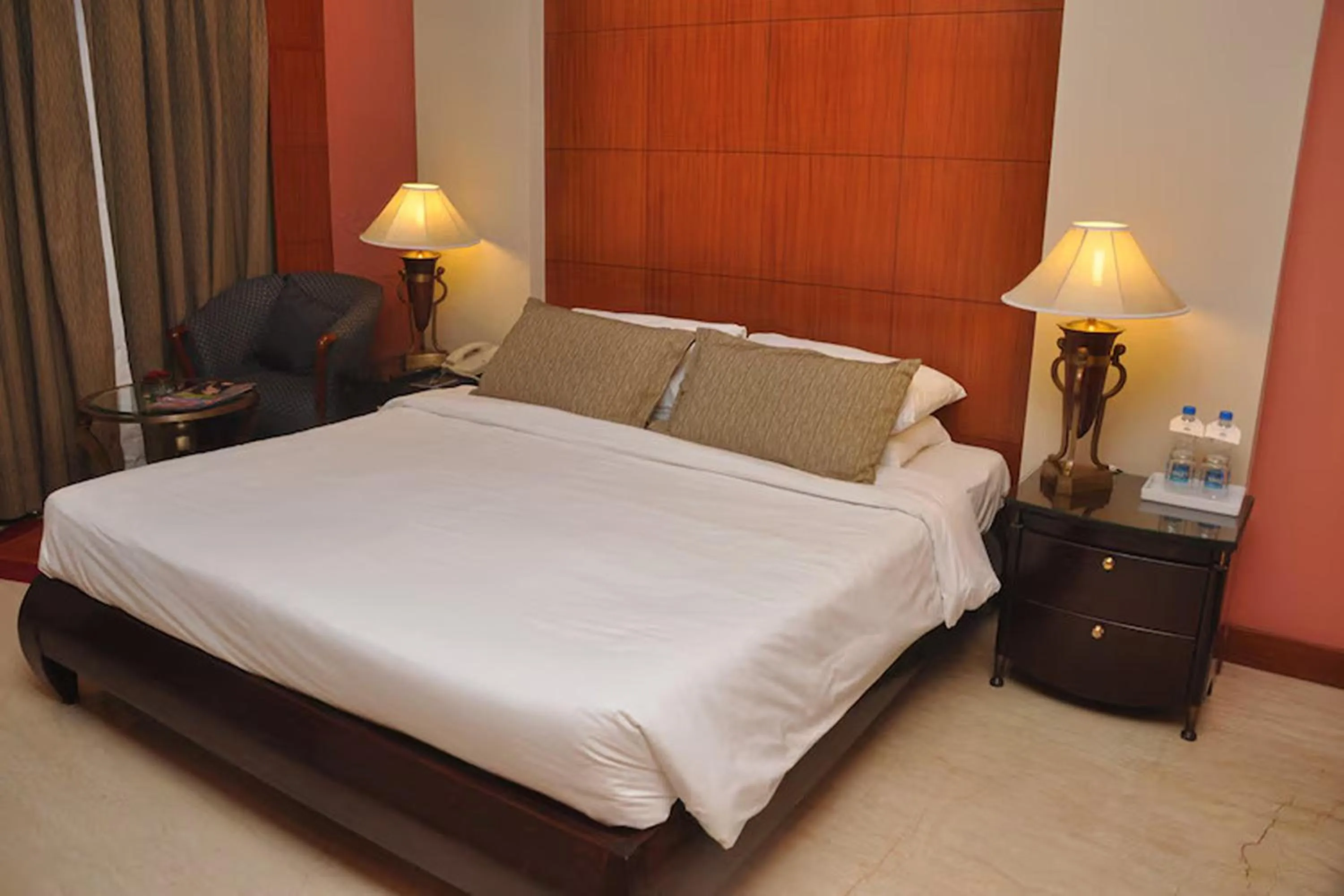 Bedroom, Bed in The Hans, New Delhi