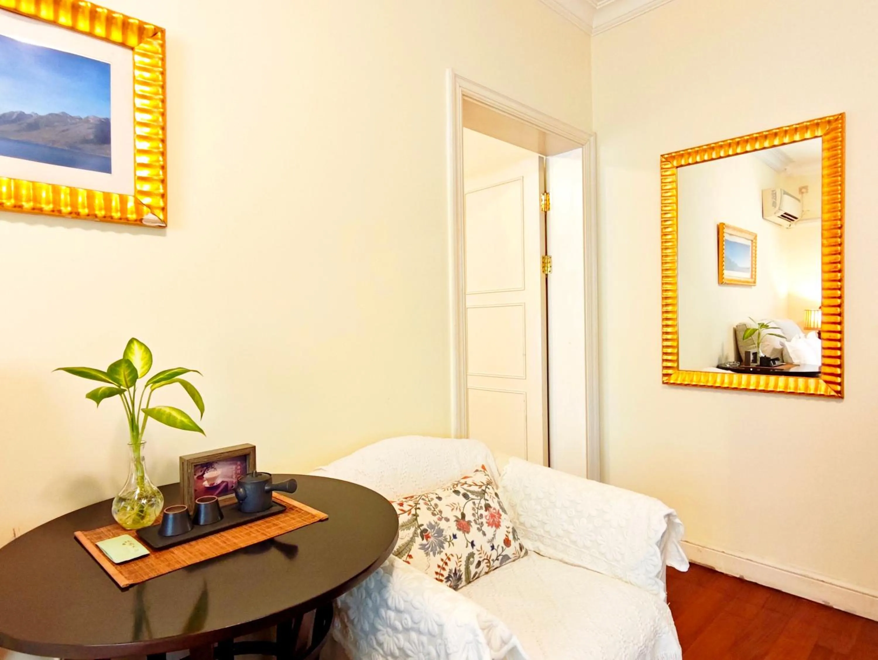 Ladoll Service Apartments