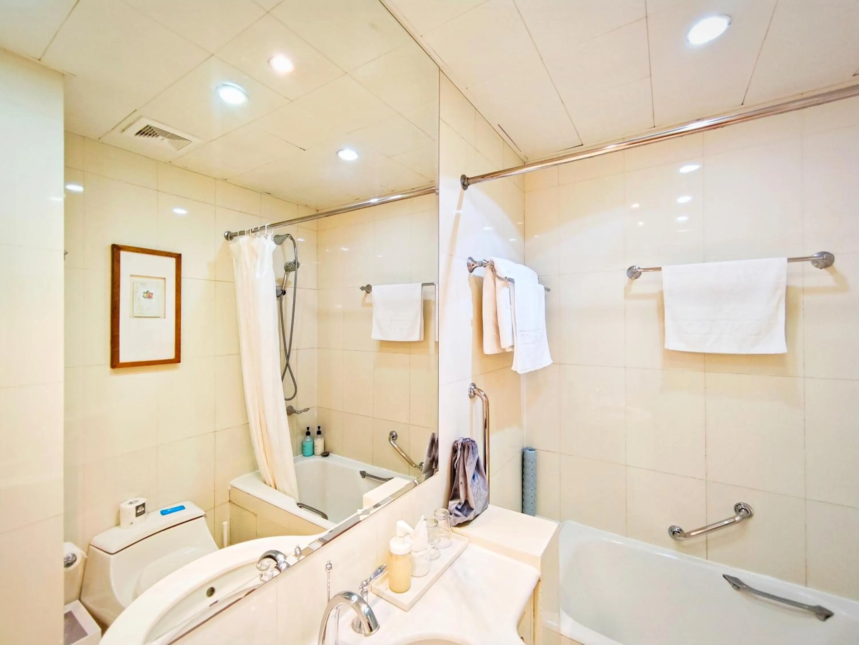 Ladoll Service Apartments