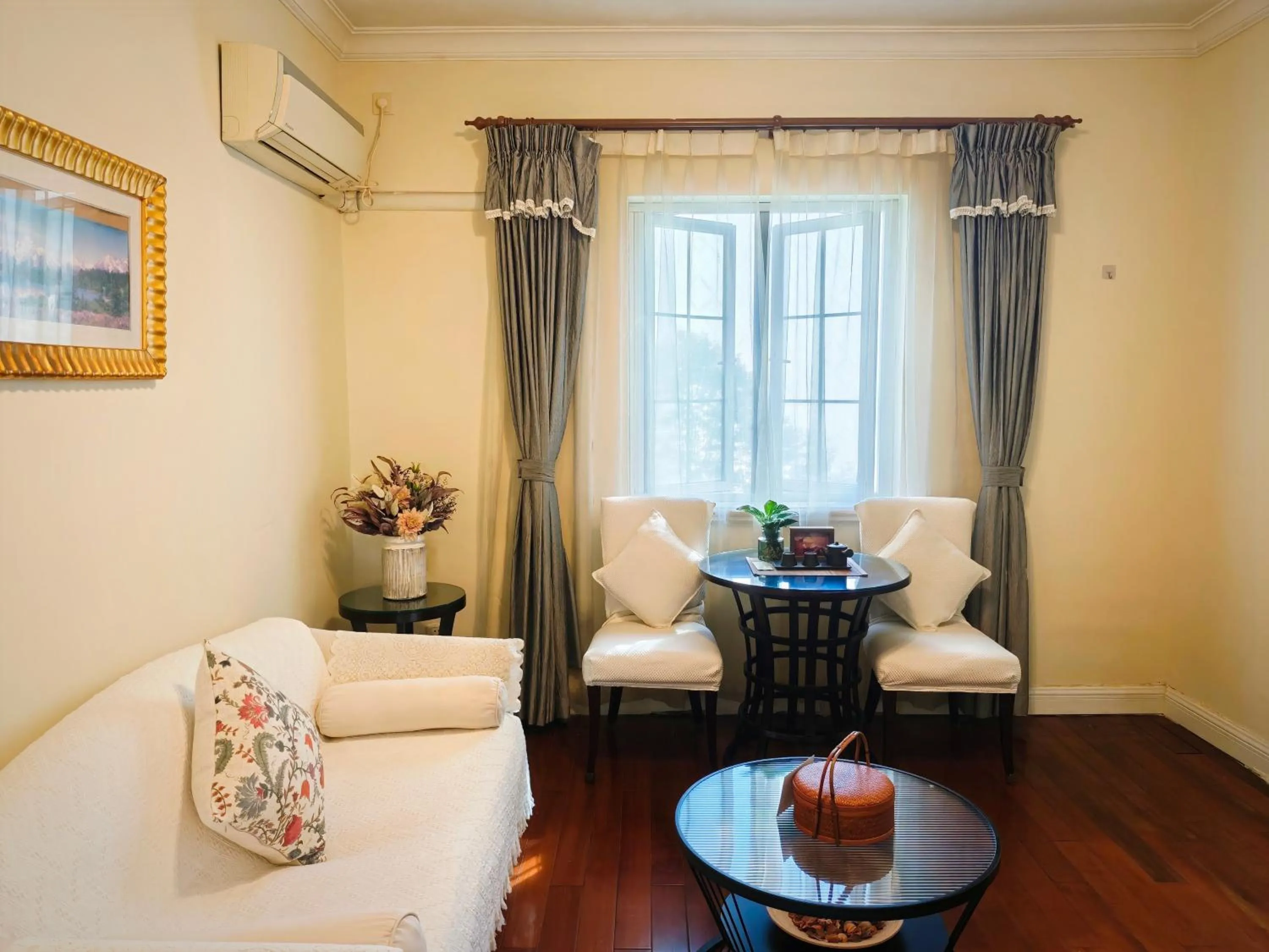 Ladoll Service Apartments