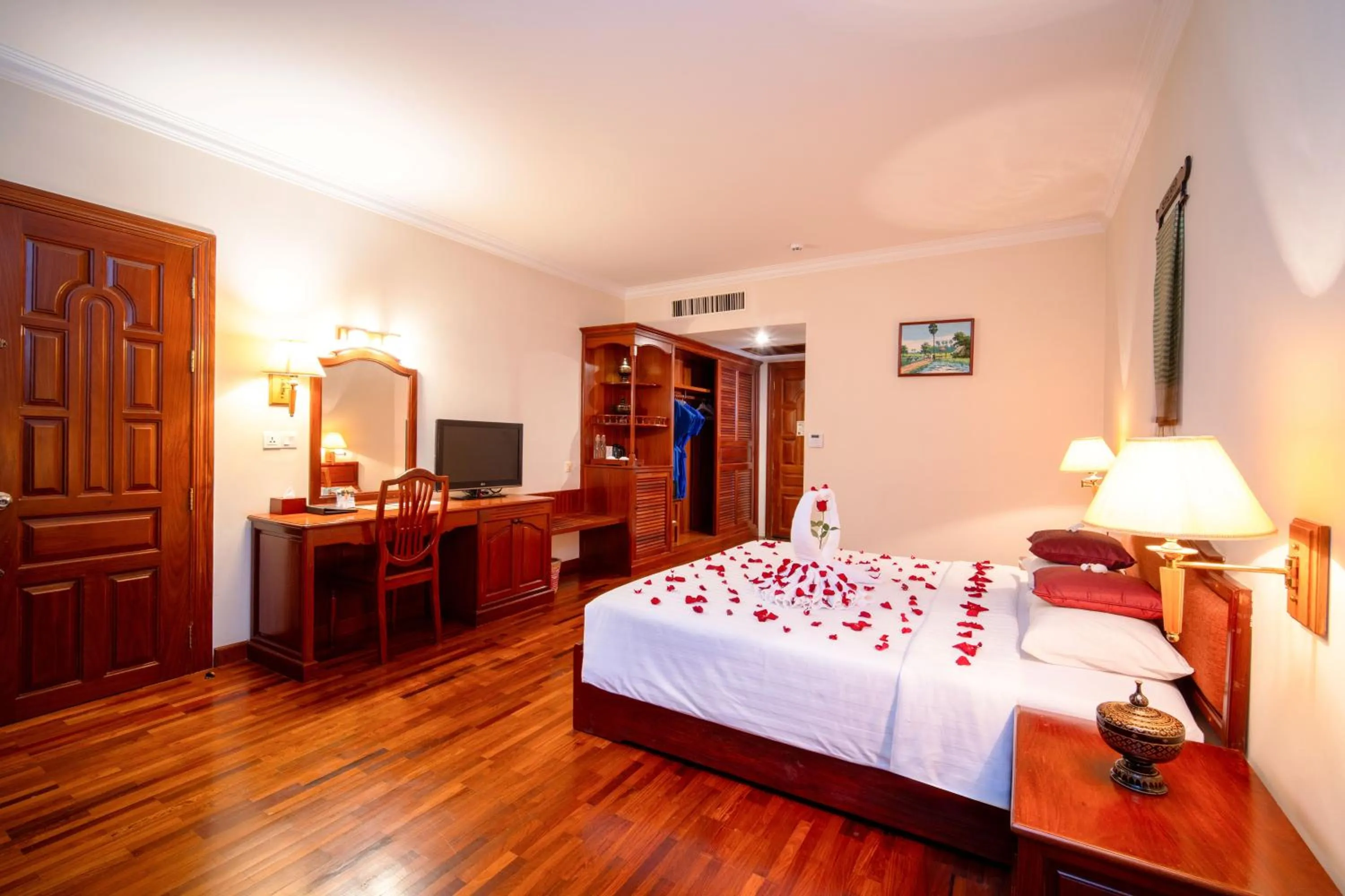 Communal lounge/ TV room, Bed in Khemara Angkor Hotel & Spa