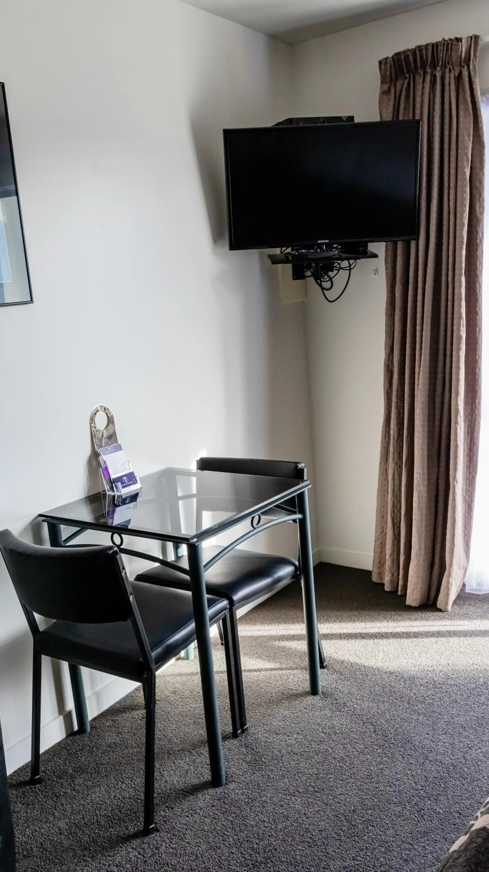 Dining area in ASURE Phoenix Motor Inn