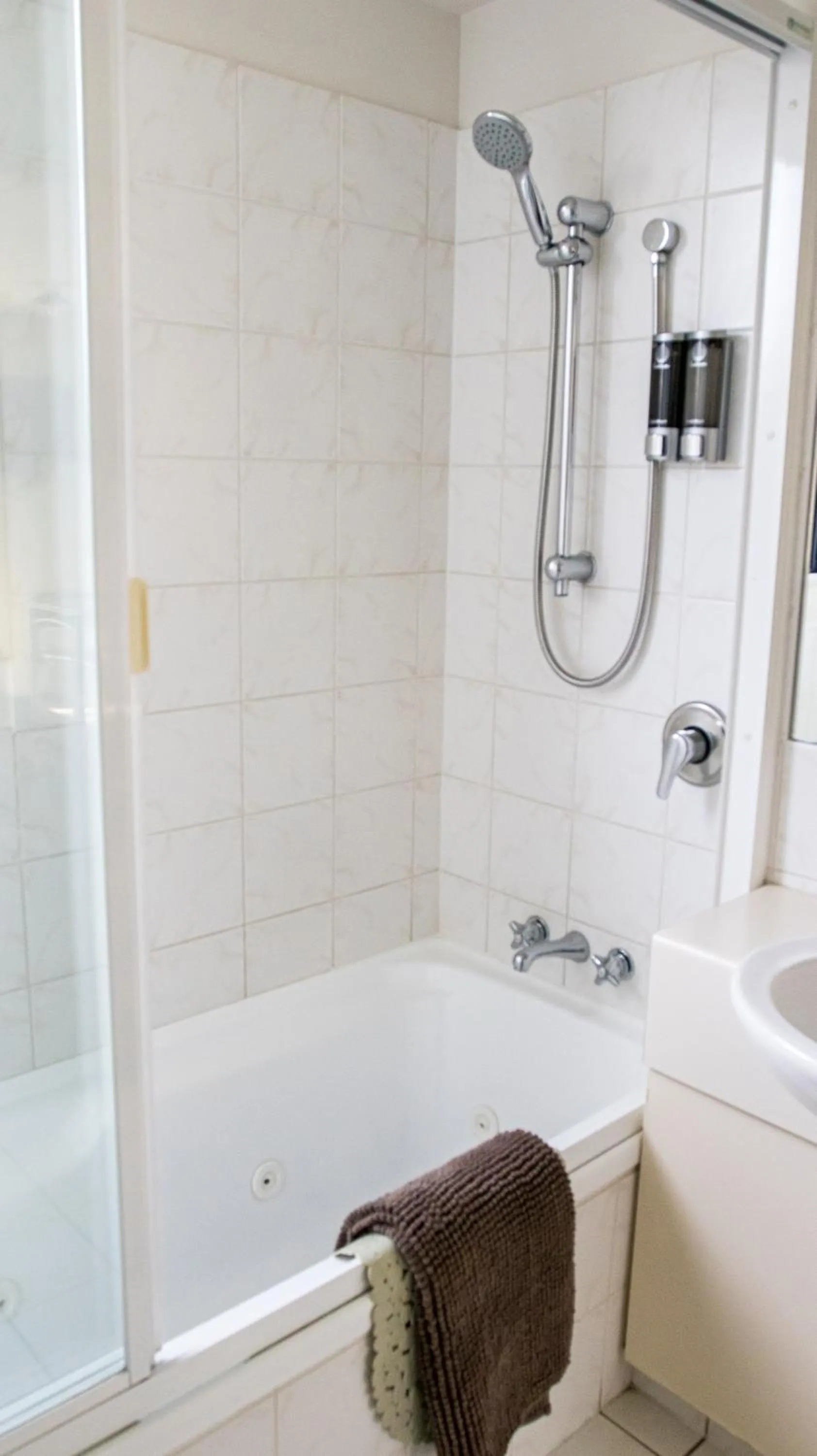 Bathroom in ASURE Phoenix Motor Inn