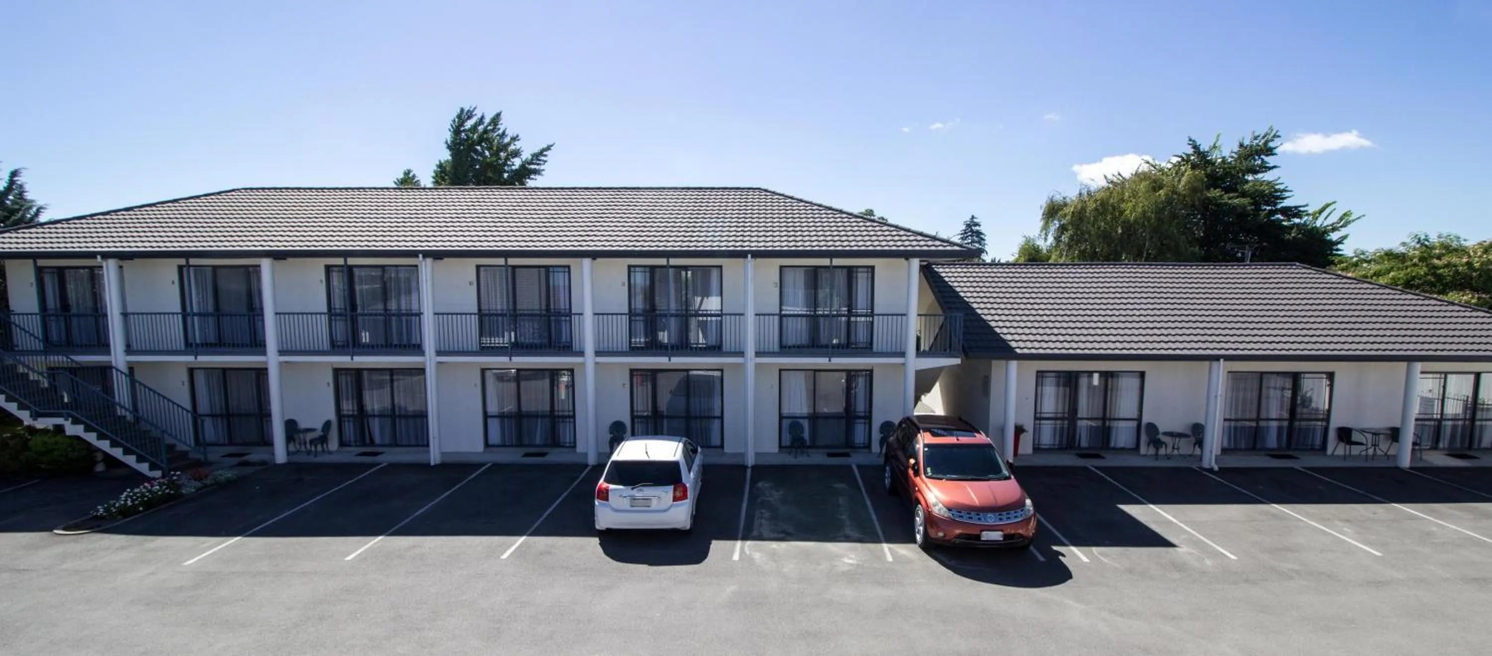 Property building in ASURE Phoenix Motor Inn