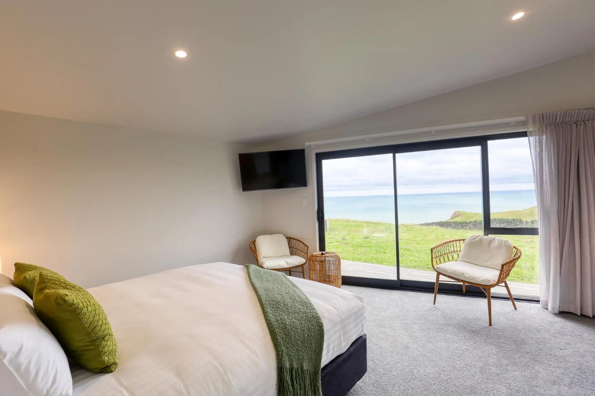 Bedroom, Bed in Castaways Resort