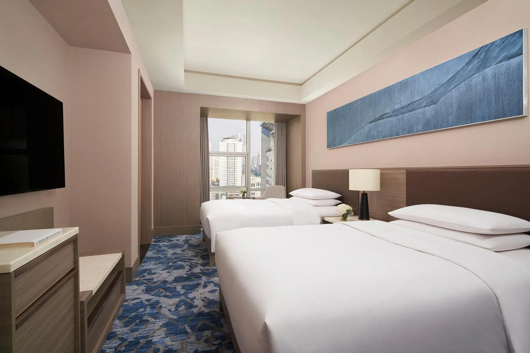 Bed in Nanning Marriott Hotel