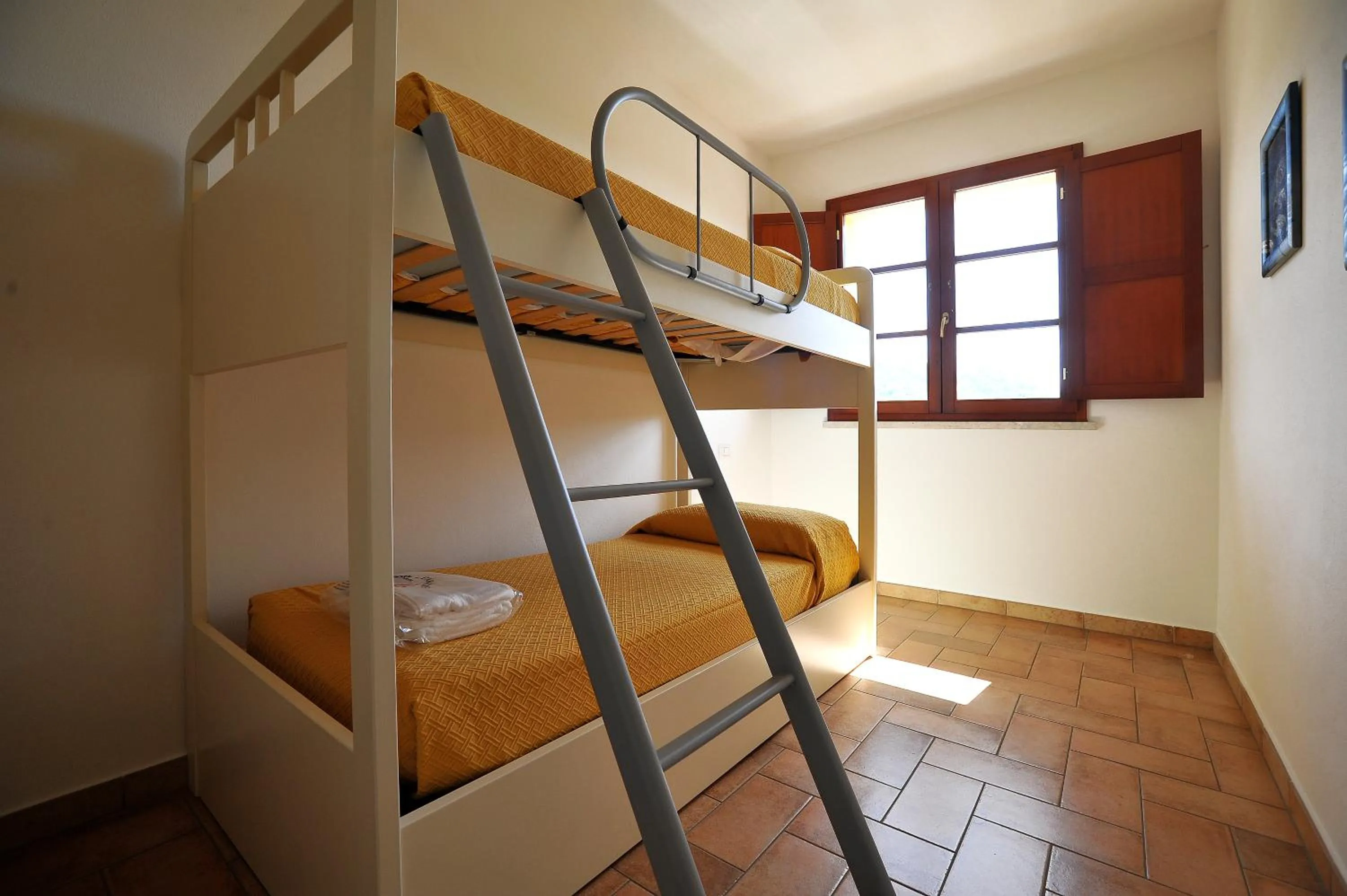 bunk bed, Bed in Borgo Etrusco