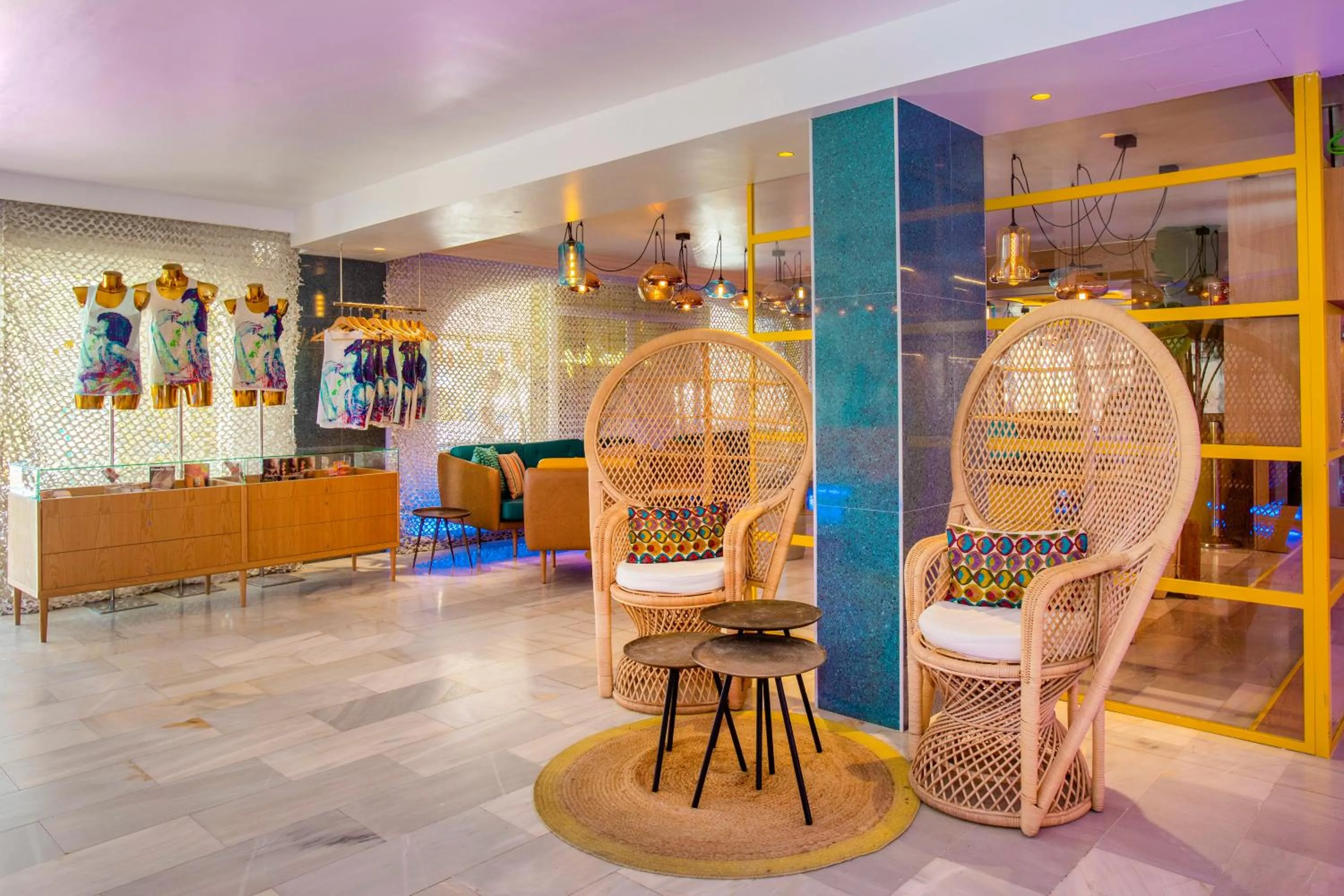 On-site shops in Sotavento Club Apartments - Adults Only