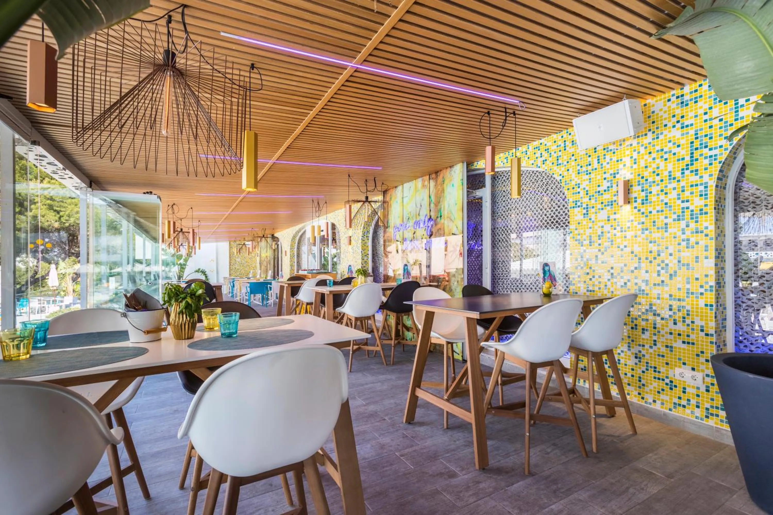 Restaurant/places to eat in Sotavento Club Apartments - Adults Only