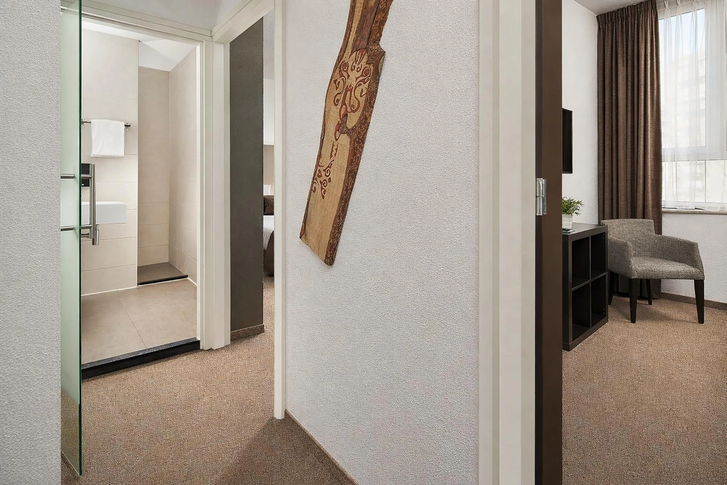 acessibility in Hotel La Reine