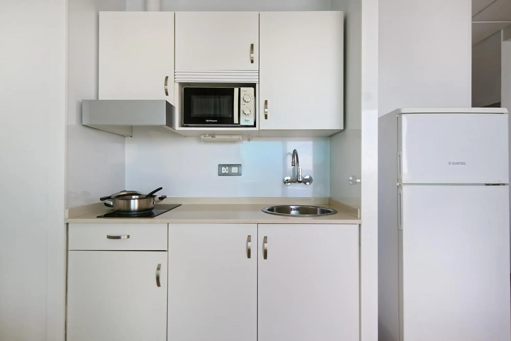 Photo of the whole room in Servatur Green Beach