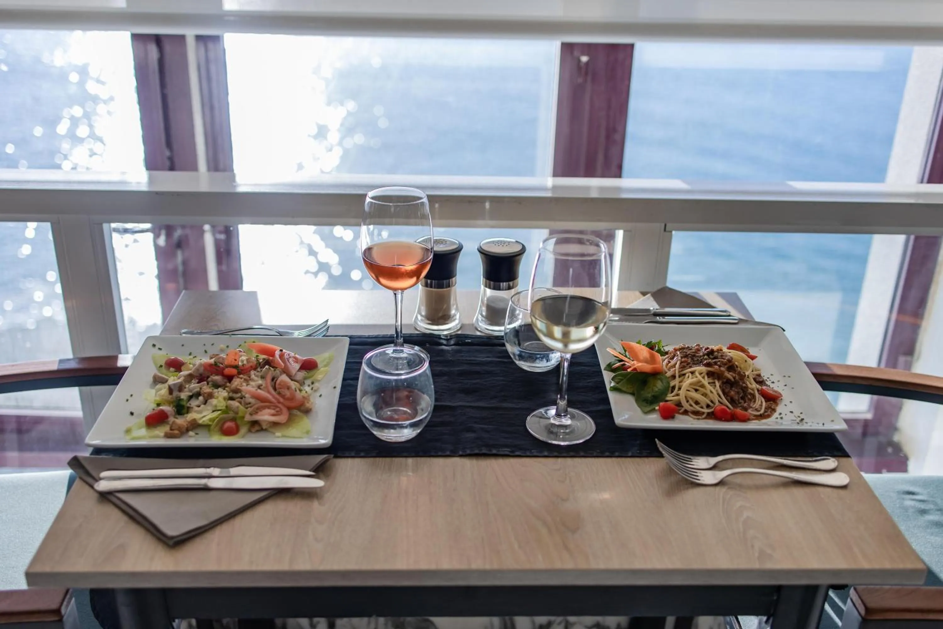 Restaurant/places to eat in Servatur Green Beach