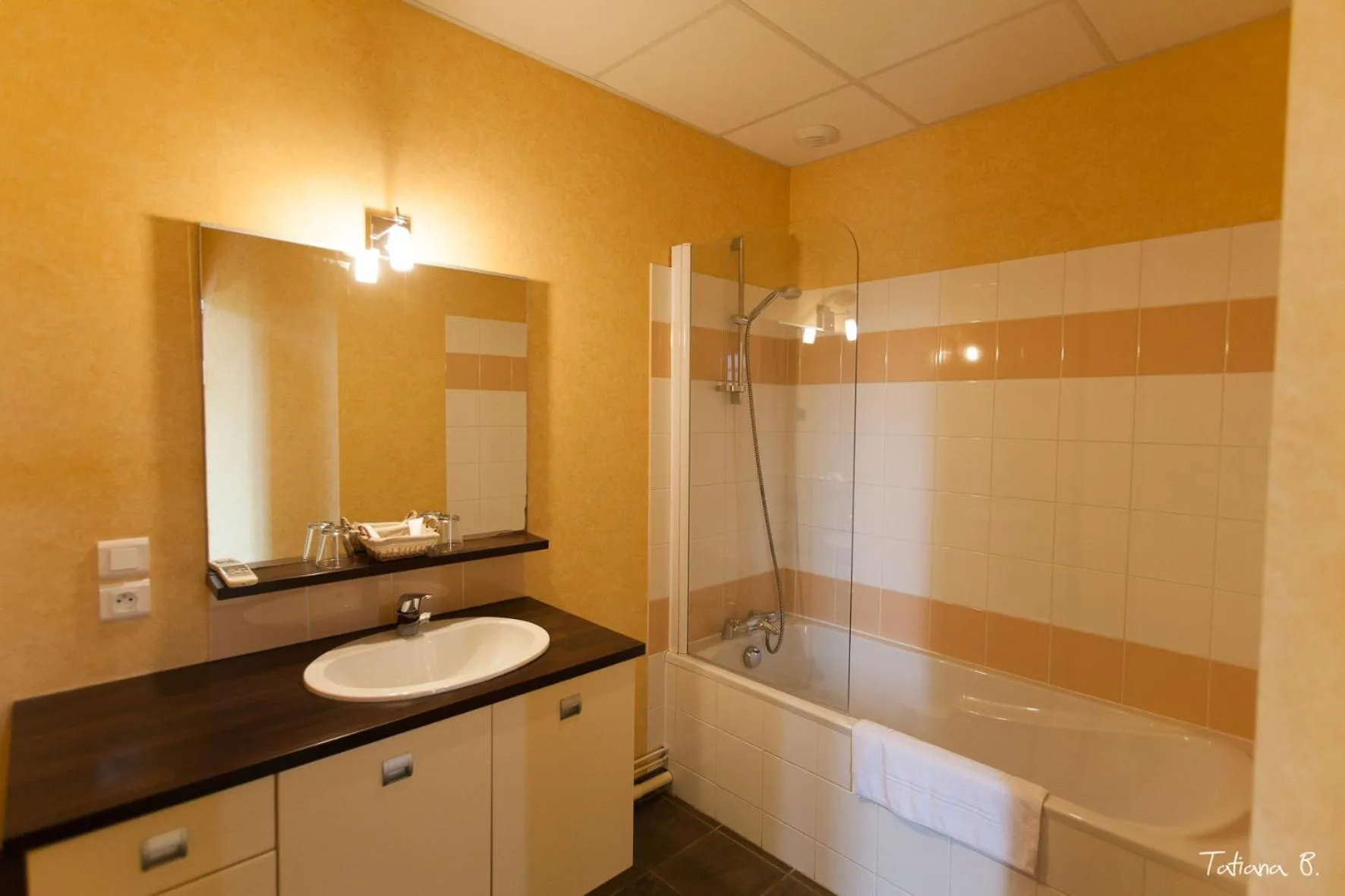 Shower in Domaine de Chantemerle