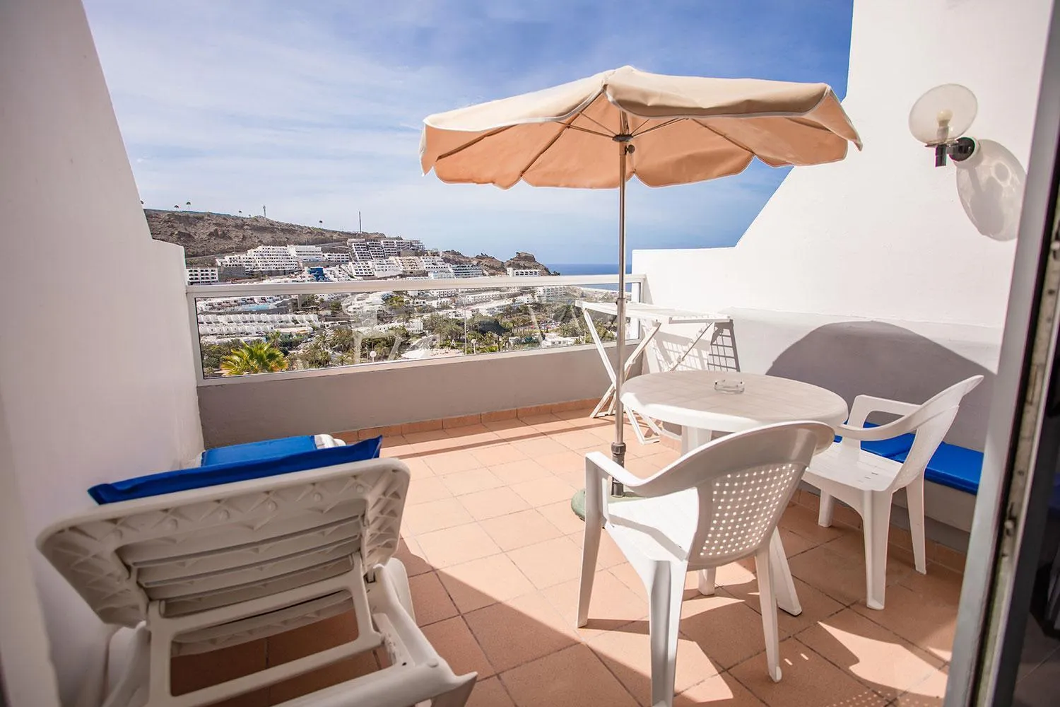 Photo of the whole room in Servatur Montebello