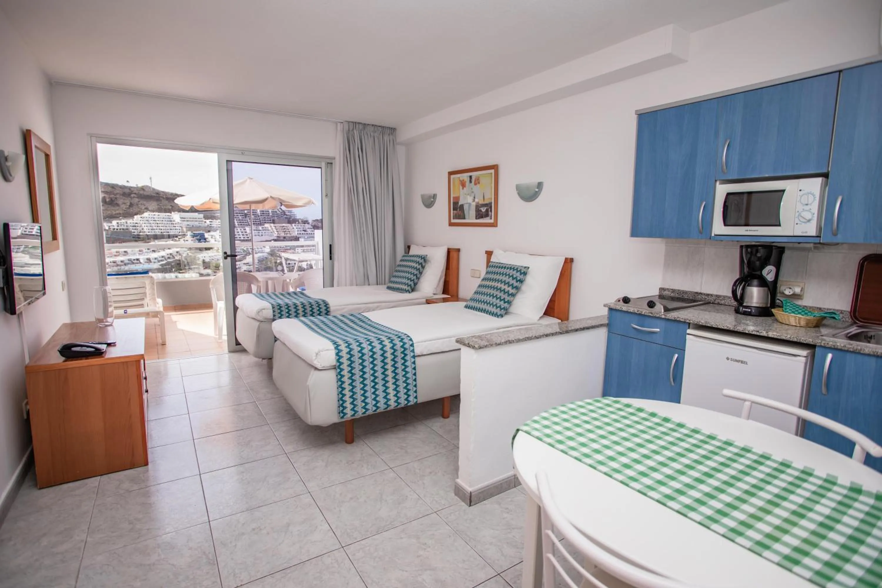 Photo of the whole room in Servatur Montebello