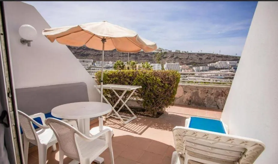 Photo of the whole room in Servatur Montebello