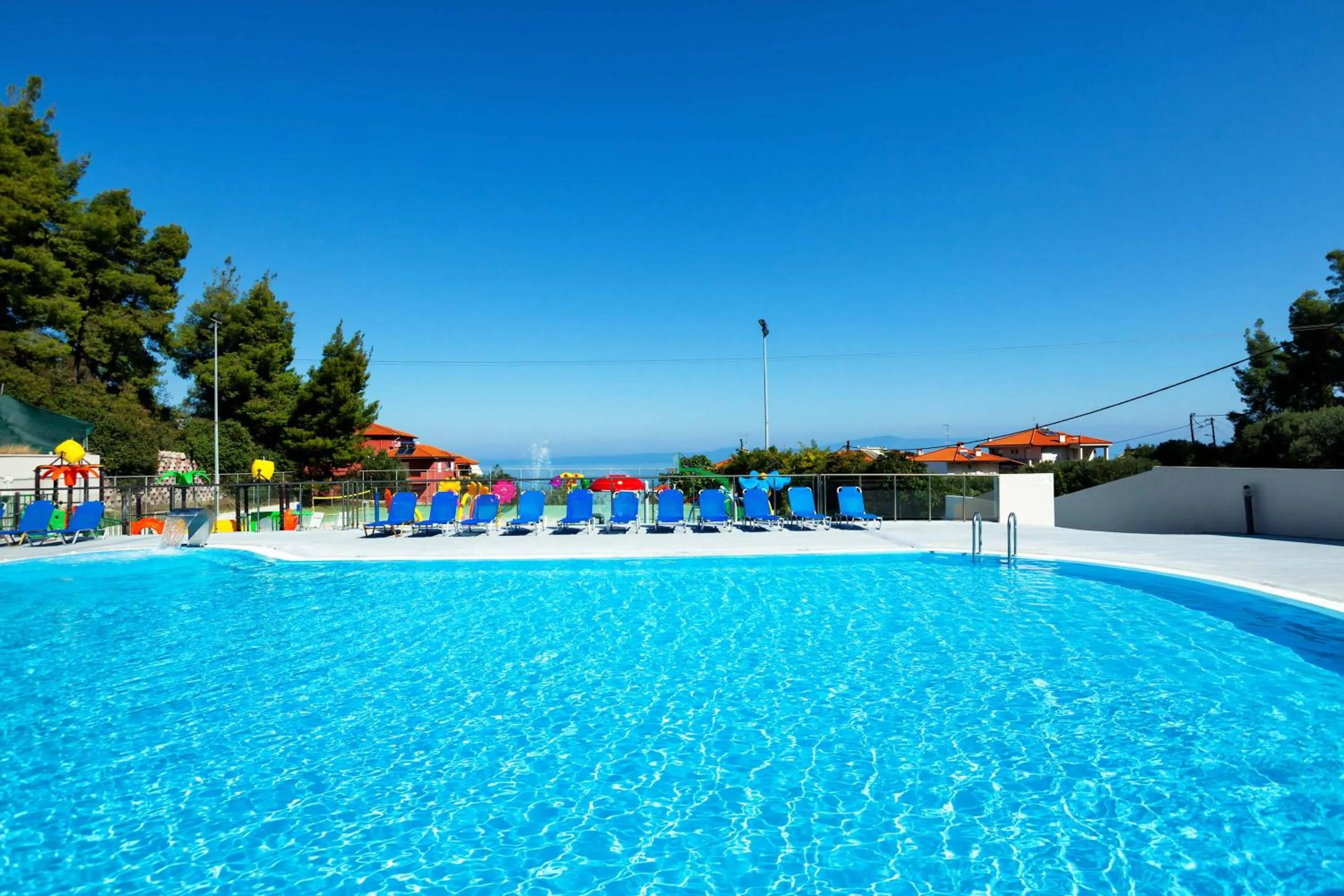 Swimming pool in Atrium Hotel