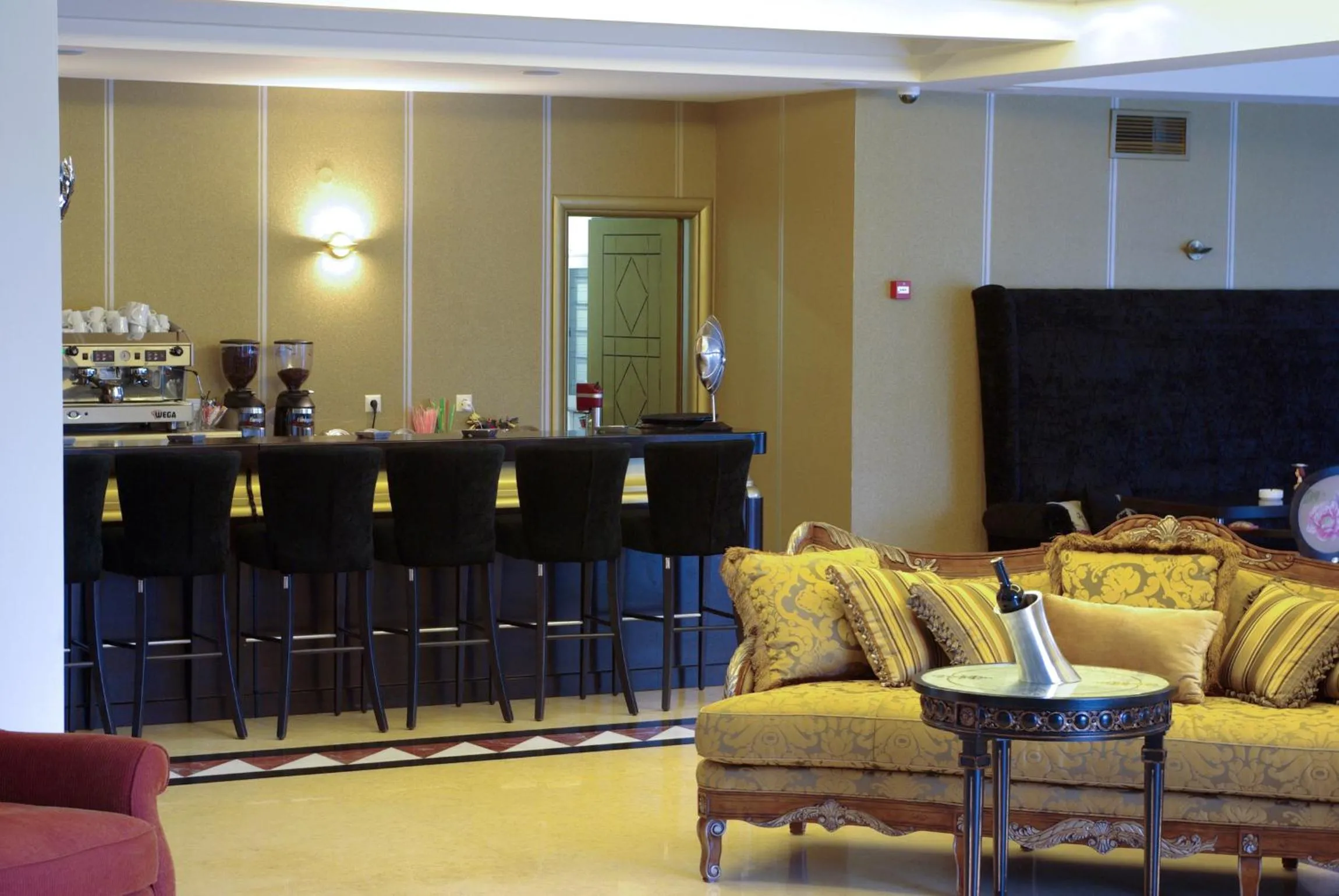 Lounge or bar in Mediterranean Princess- Adults Only