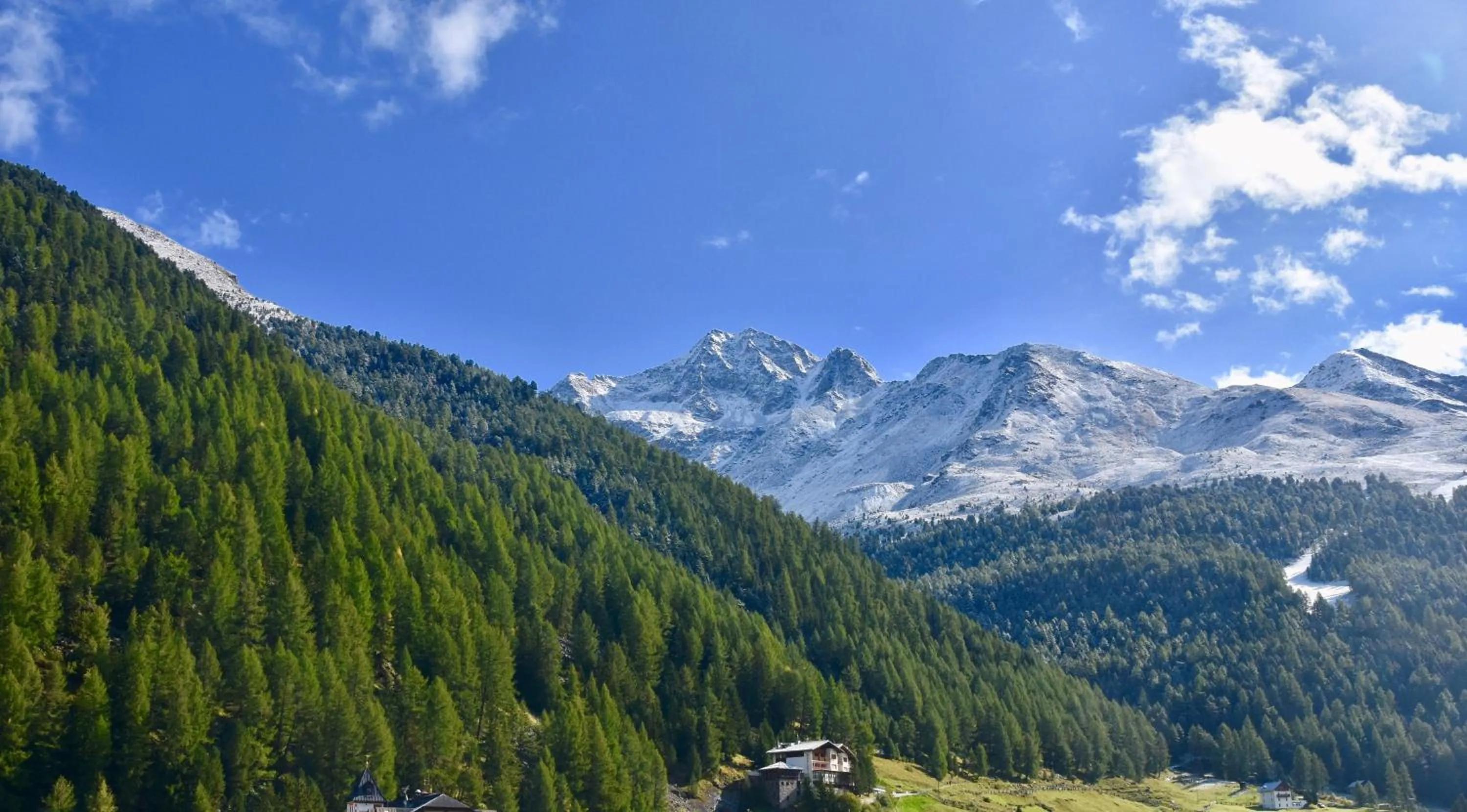 Property building in Hotel Marlet