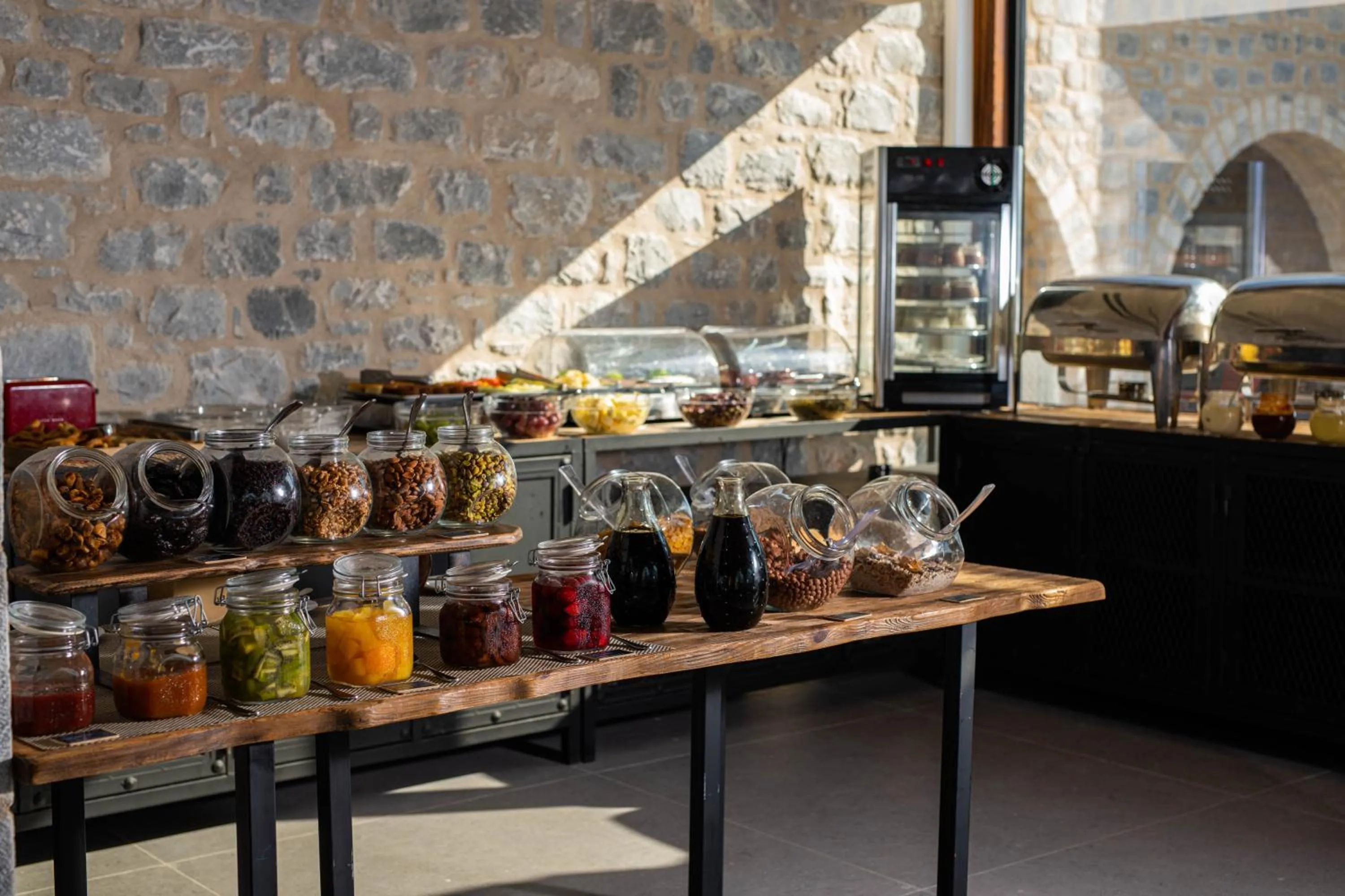 Restaurant/places to eat in Petra & Fos Boutique Hotel & Spa