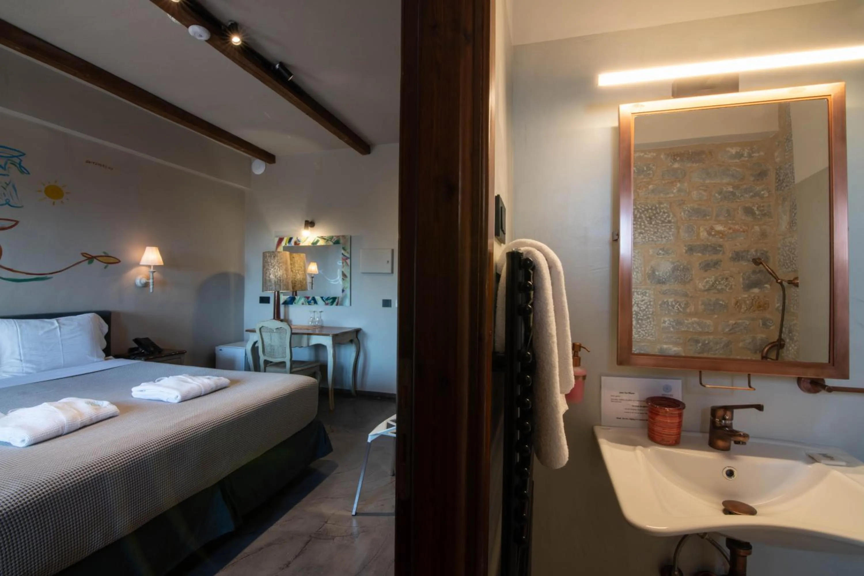 Restaurant/places to eat in Petra & Fos Boutique Hotel & Spa