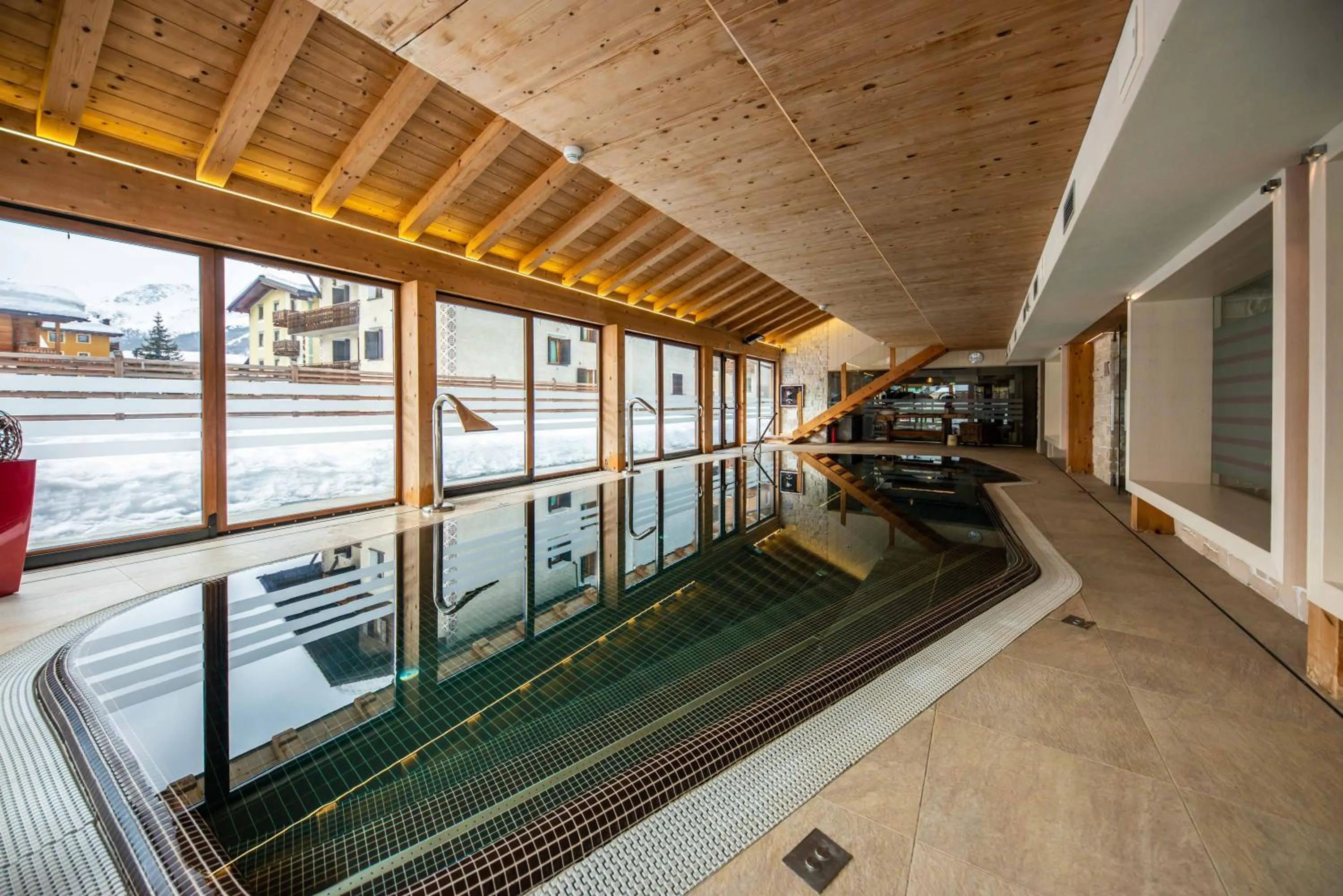 Swimming pool in Bivio Hotel Plaza