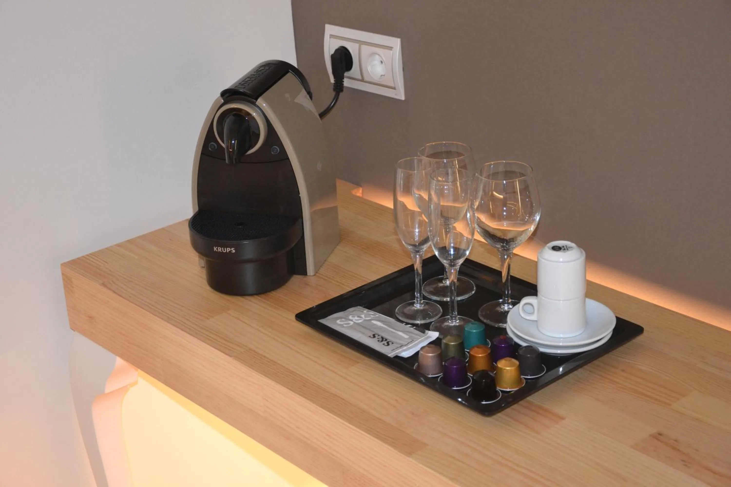 Coffee/tea facilities in Hotel Brisamar Suites