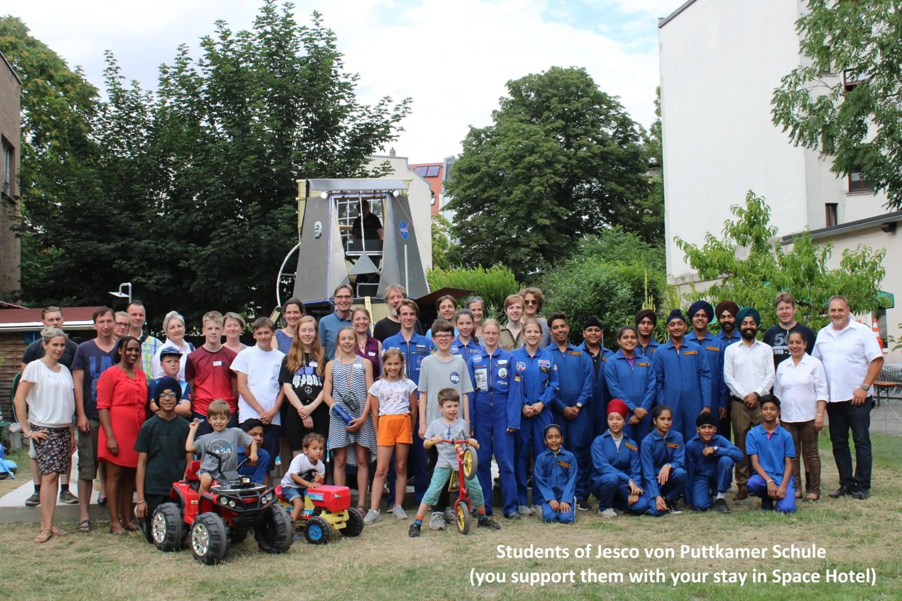 Activities in Space Hotel im Campus der JvP Schule