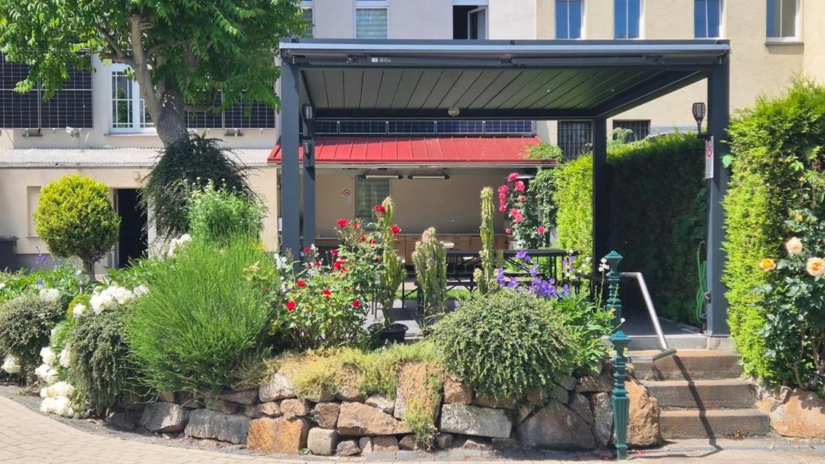 Space Hotel im Campus der JvP Schule