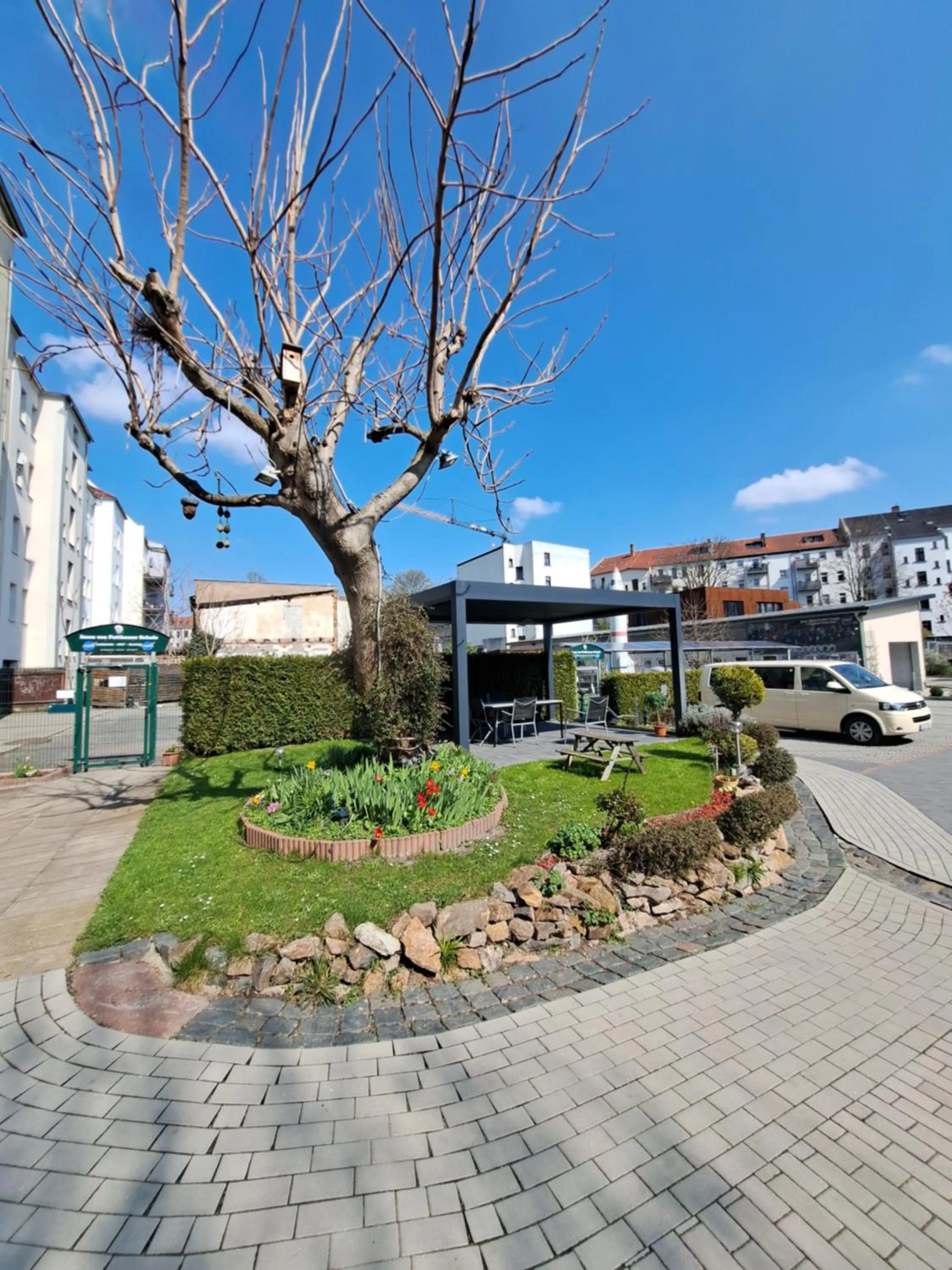 Garden in Space Hotel im Campus der JvP Schule