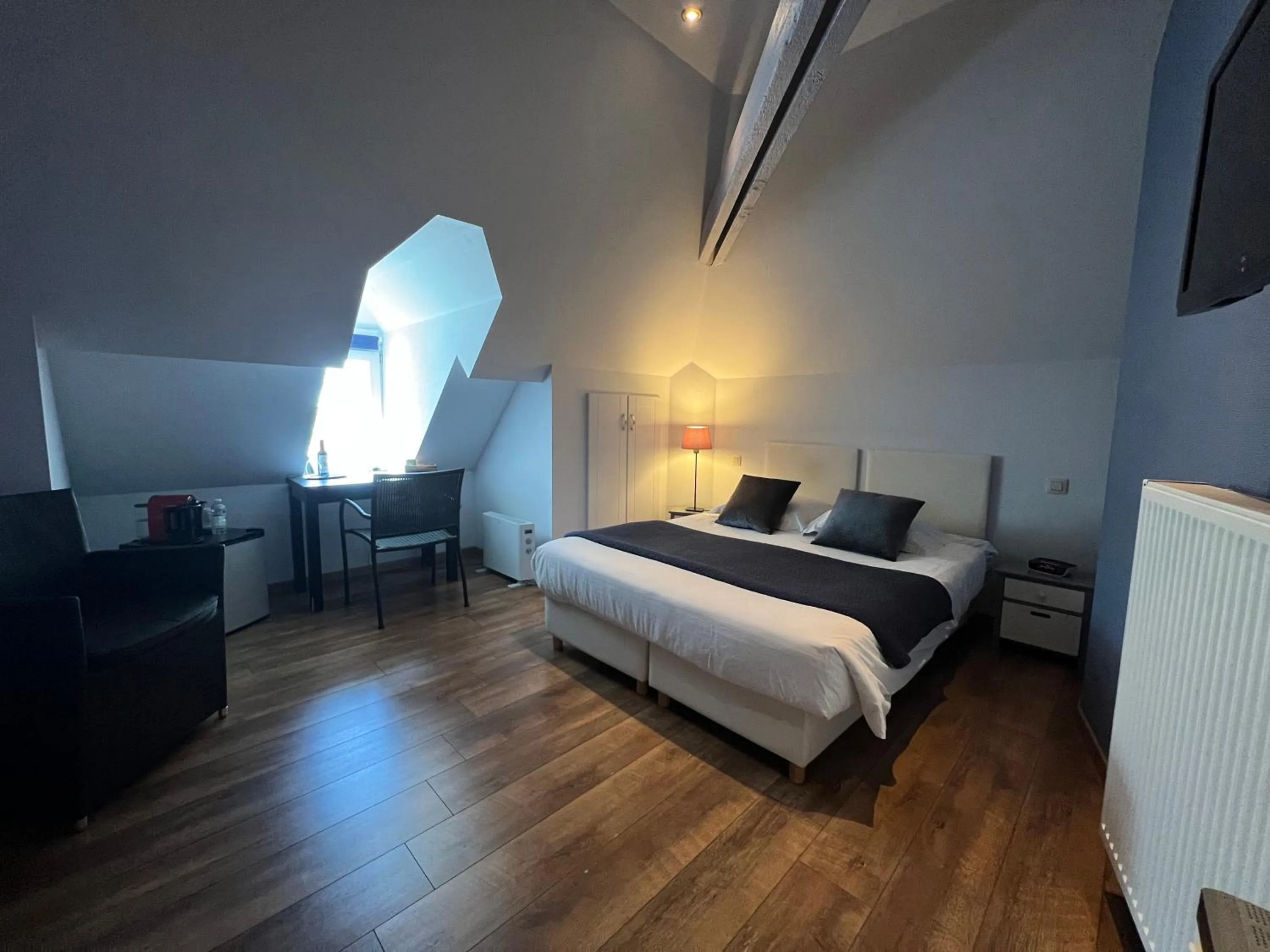 Bed in Hotel Fleur de Lys