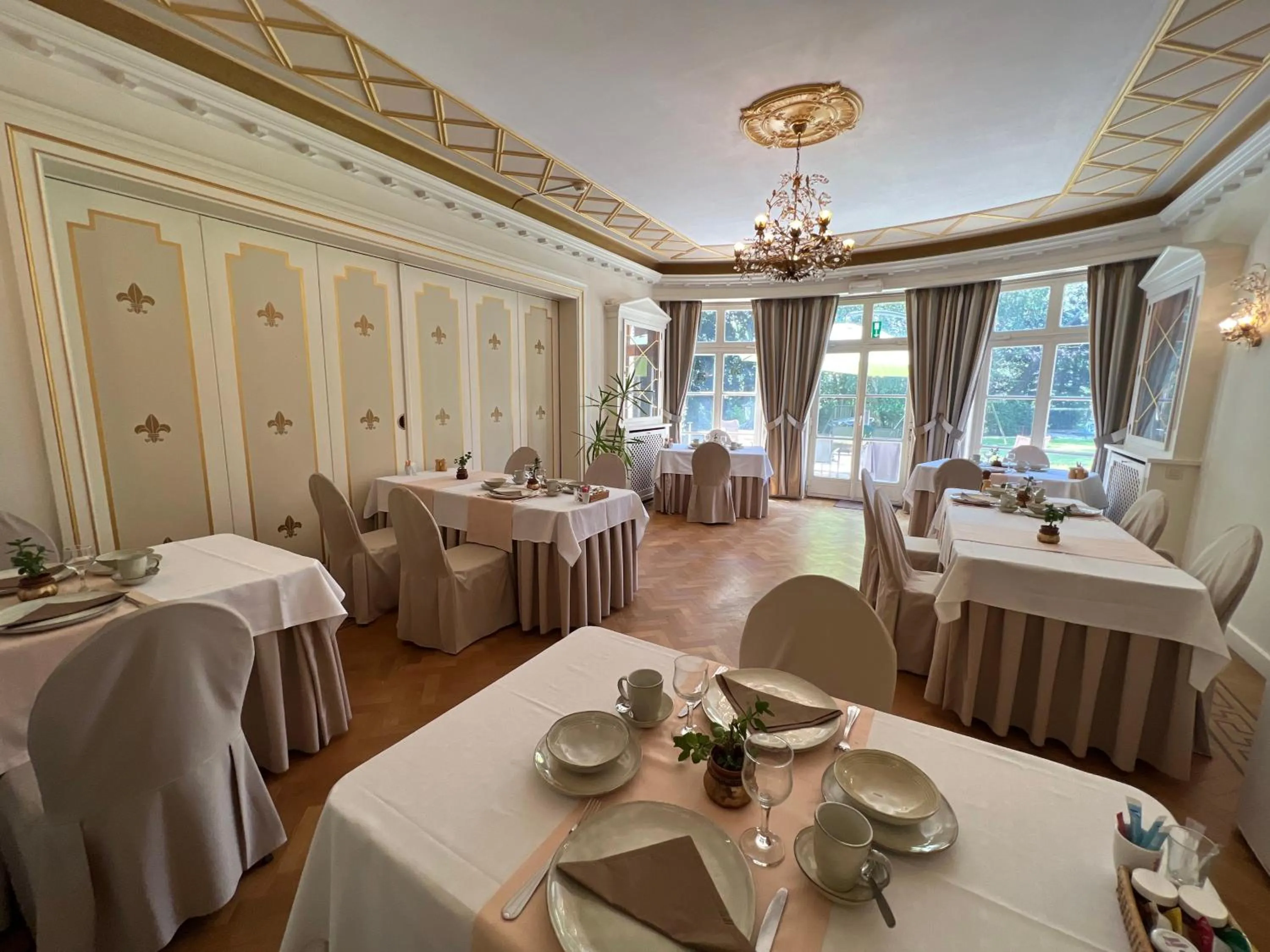 Food and drinks in Hotel Fleur de Lys