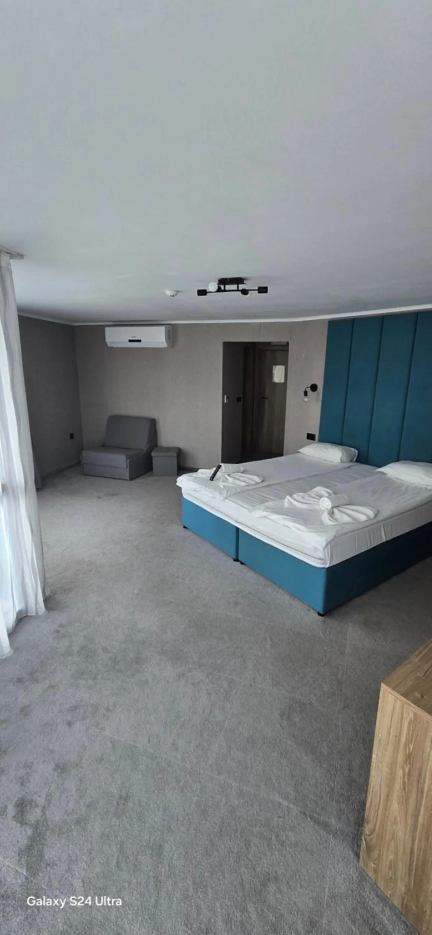 Photo of the whole room, Bed in White House Family Hotel Spa zone