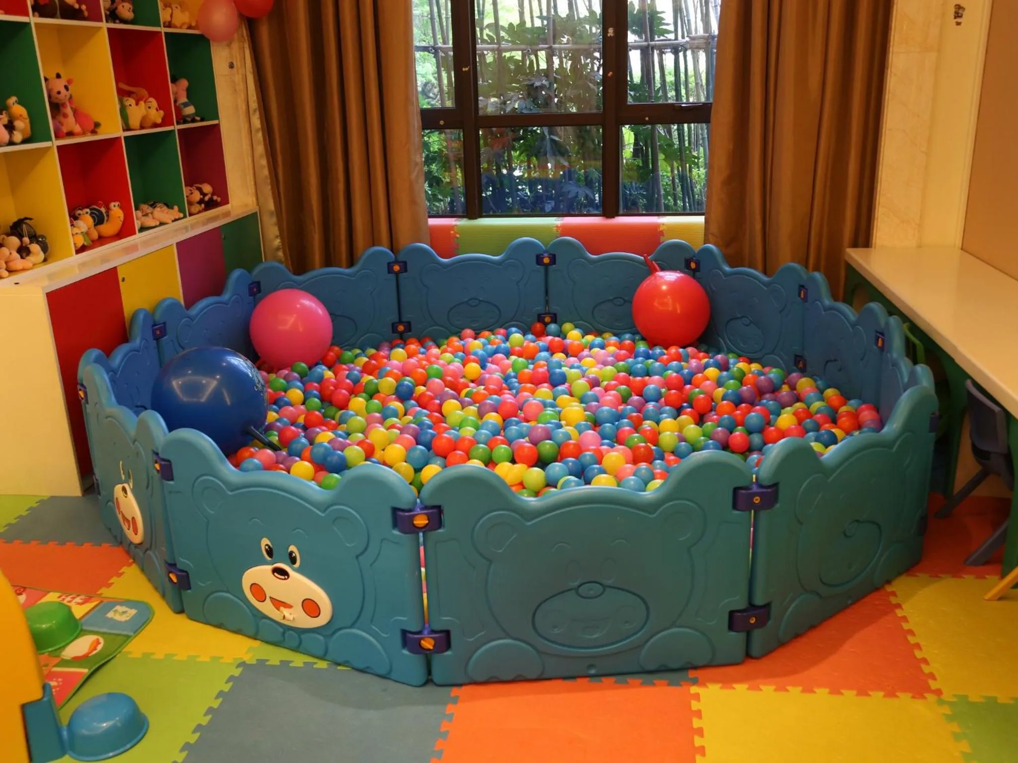 Children play ground in Tongli Lake Resort Phase II